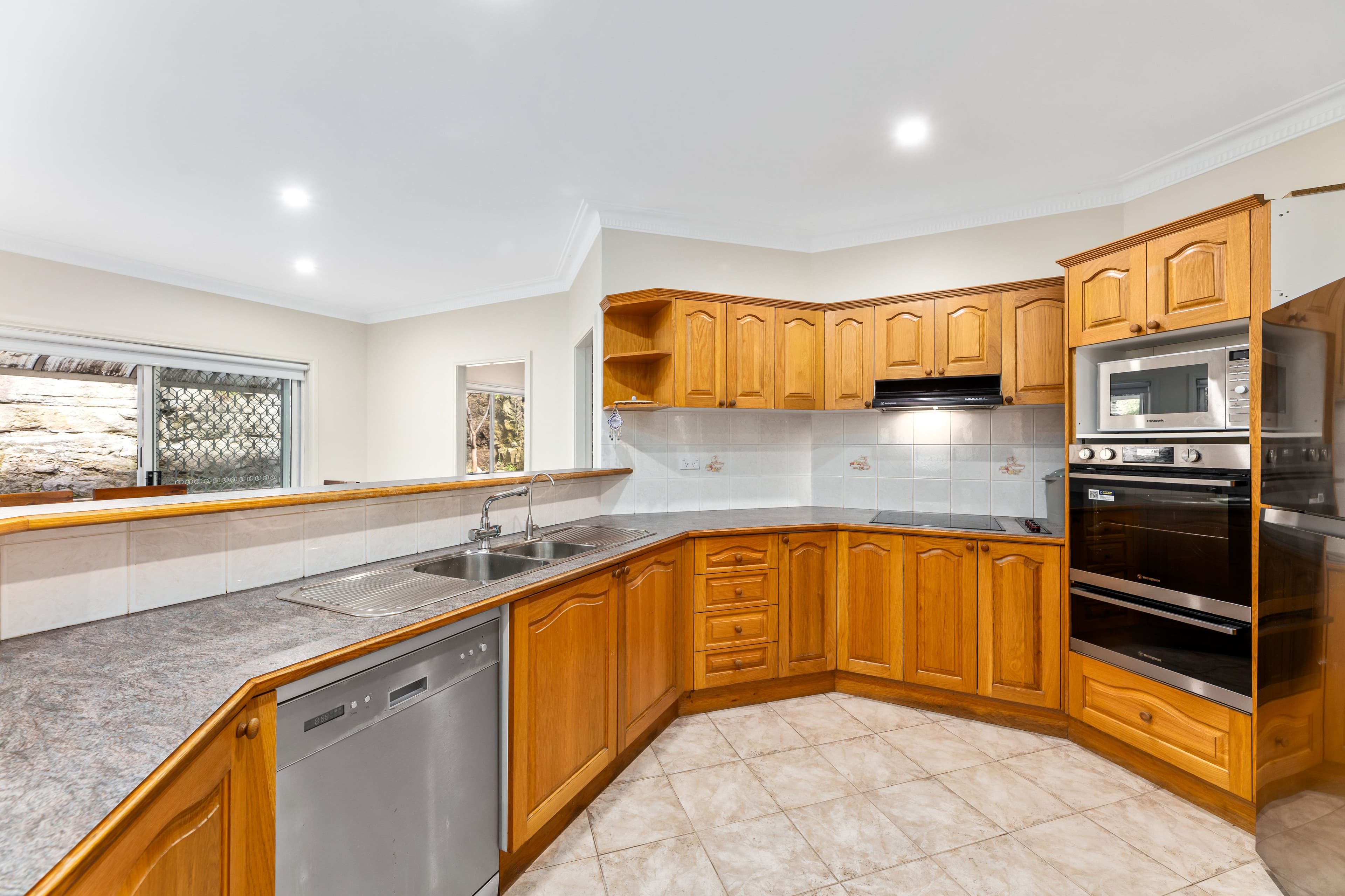 118 Blaxland Drive, Illawong NSW 2234, Illawong - Thumbnail 5