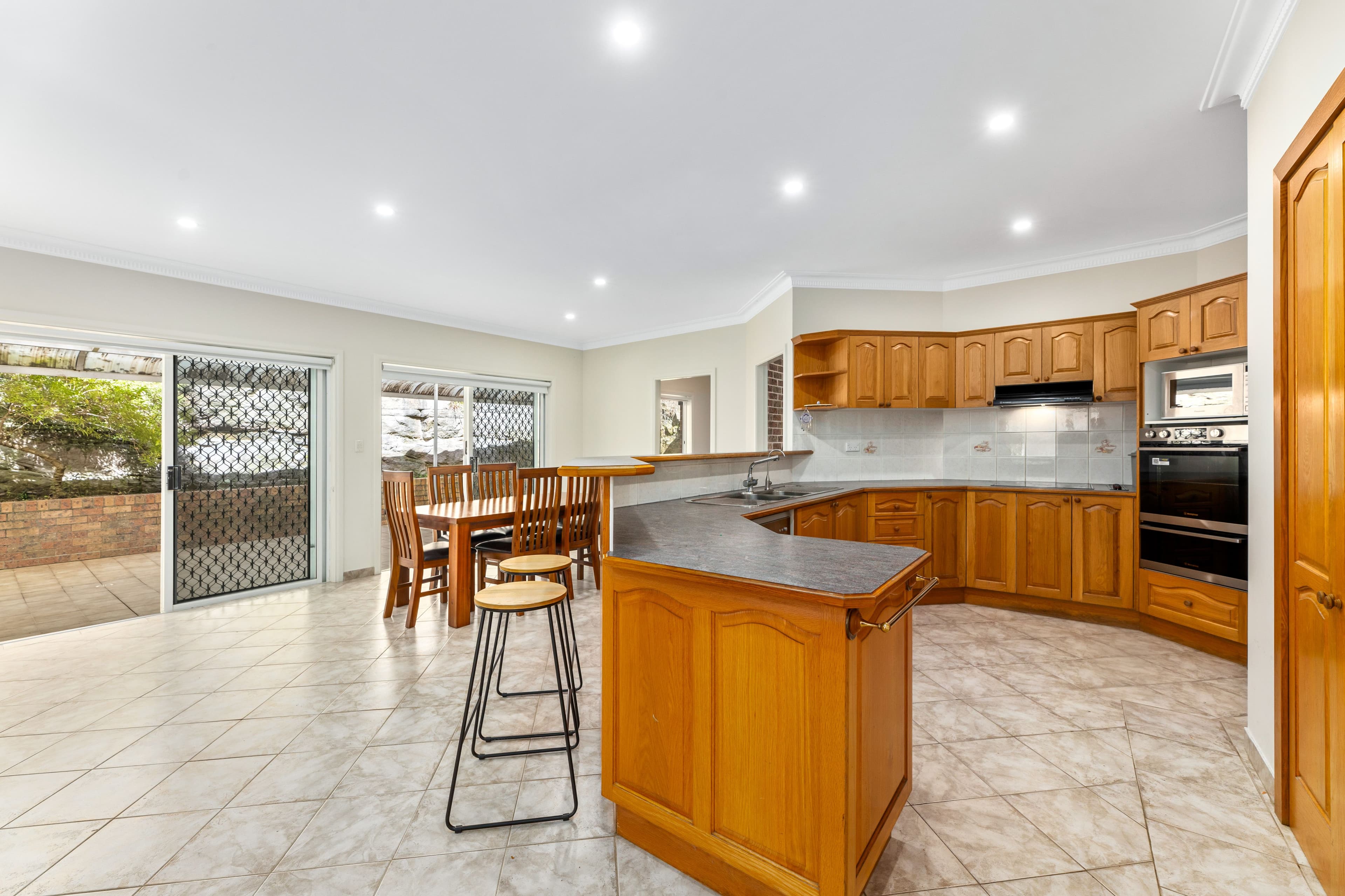 118 Blaxland Drive, Illawong NSW 2234, Illawong - Thumbnail 6