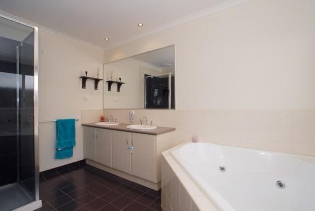 13 Solander Grove, TARNEIT VIC 3029, Tarneit - Thumbnail 6