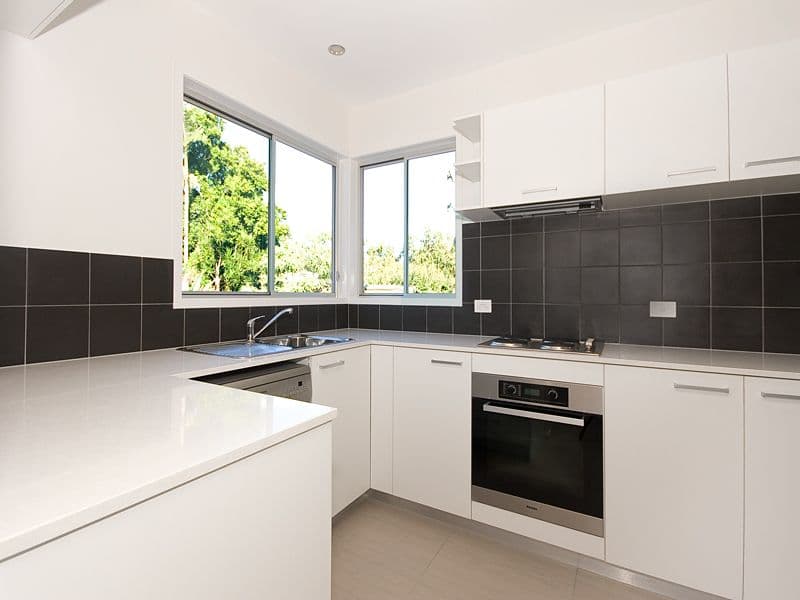 17 Lancelot Street, TENNYSON QLD 4105, Tennyson - Thumbnail 2
