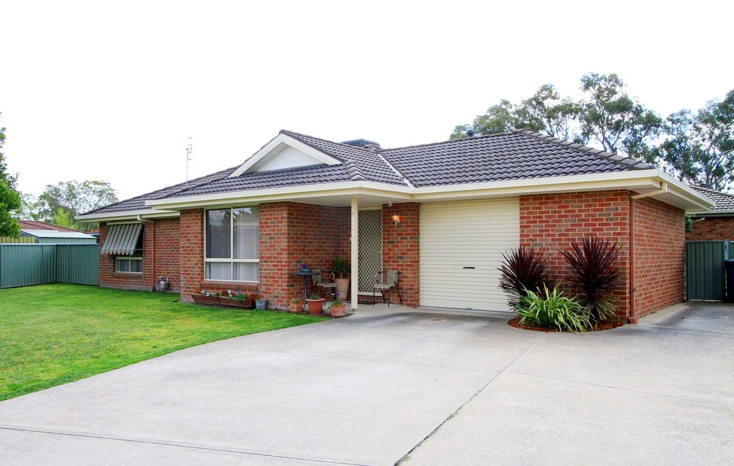 19 Saville Avenue, LAVINGTON NSW 2641, Lavington - Image 1