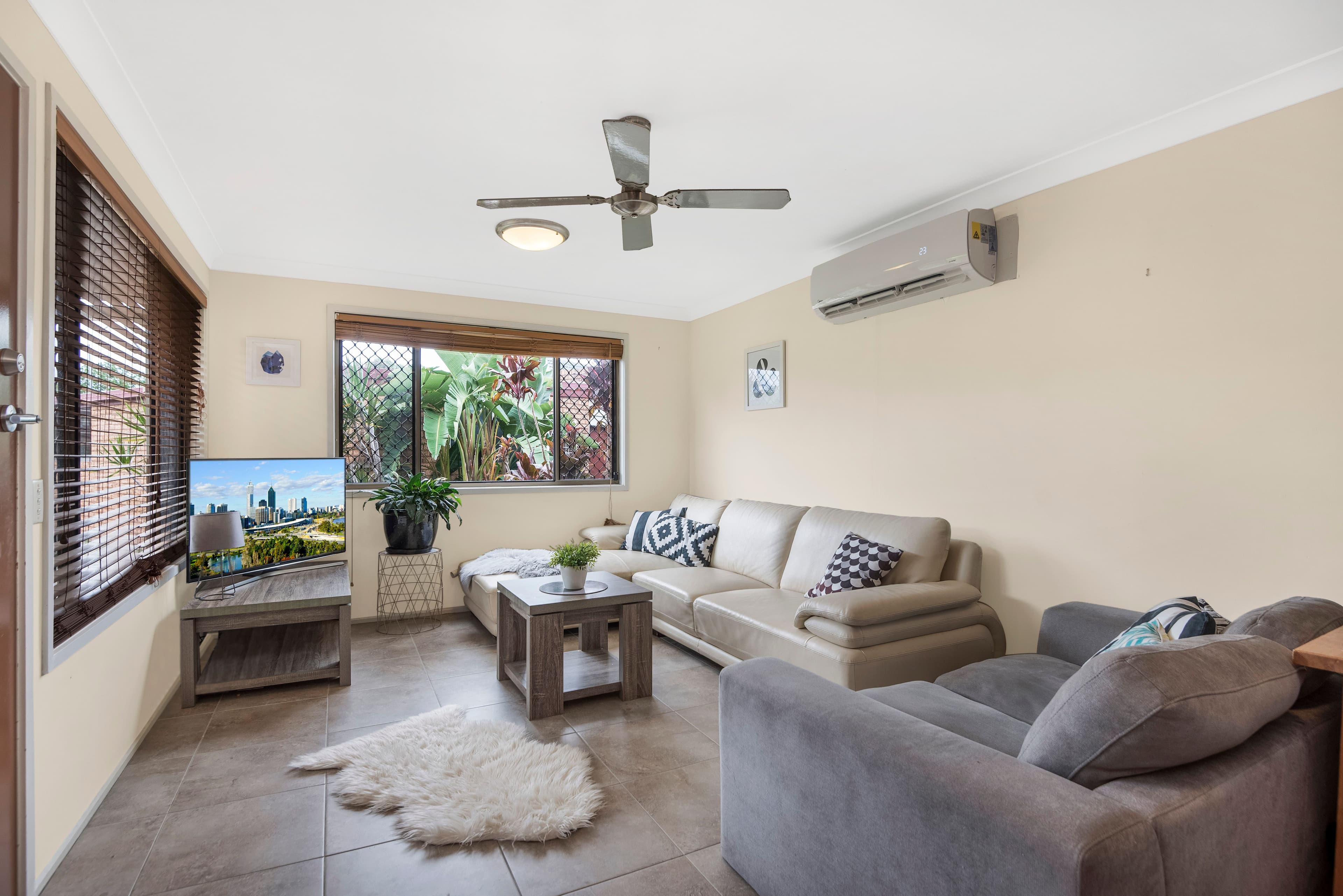 4 Cotinga Crescent, Burleigh Waters QLD 4220, Burleigh Waters - Thumbnail 2