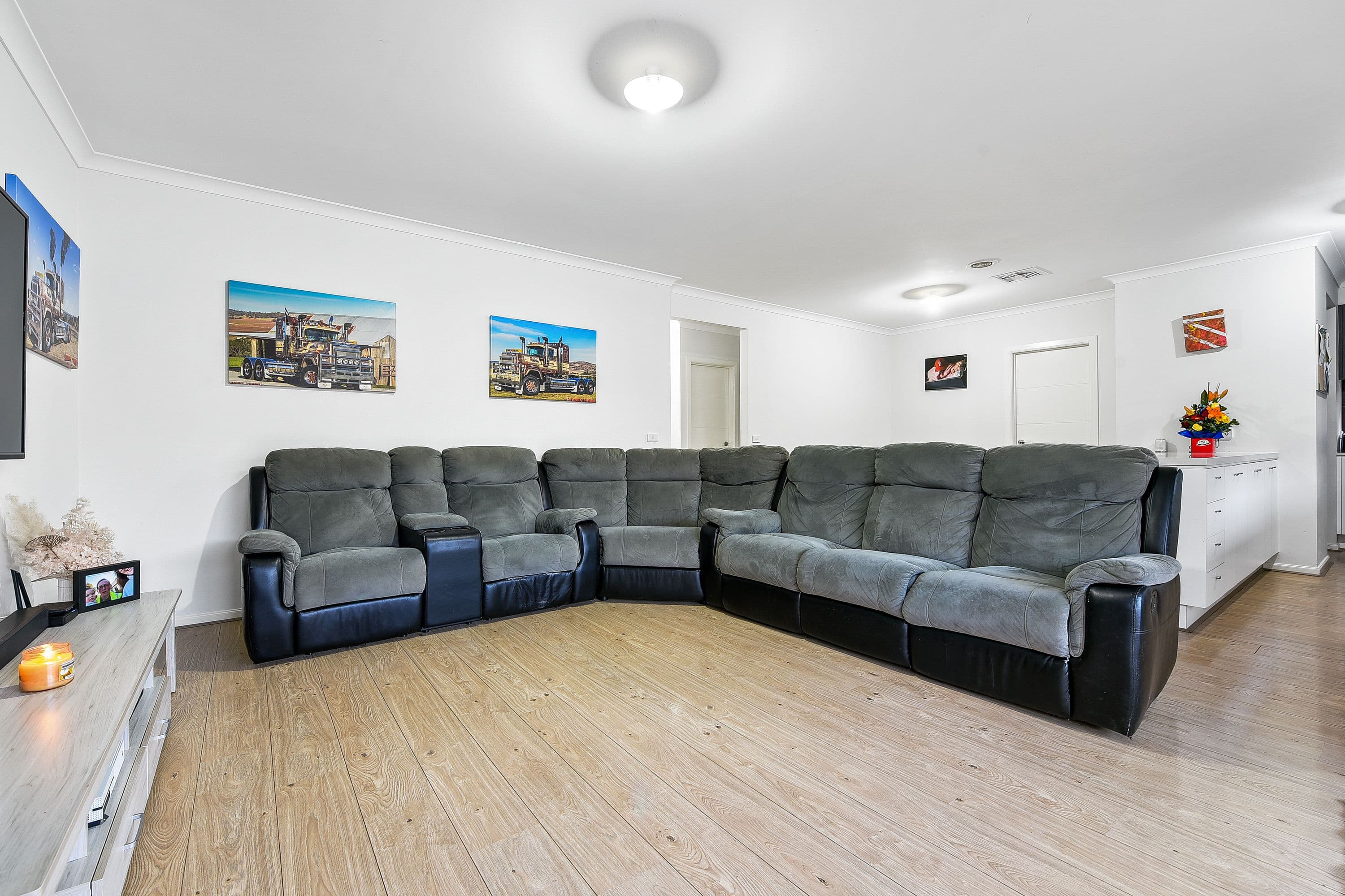 68 Elmtree Crescent, Clyde North VIC 3978, Clyde North - Thumbnail 4