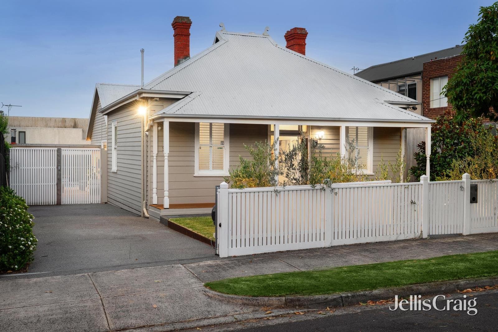 99 Eglinton Street, Kew, Kew - Thumbnail 3