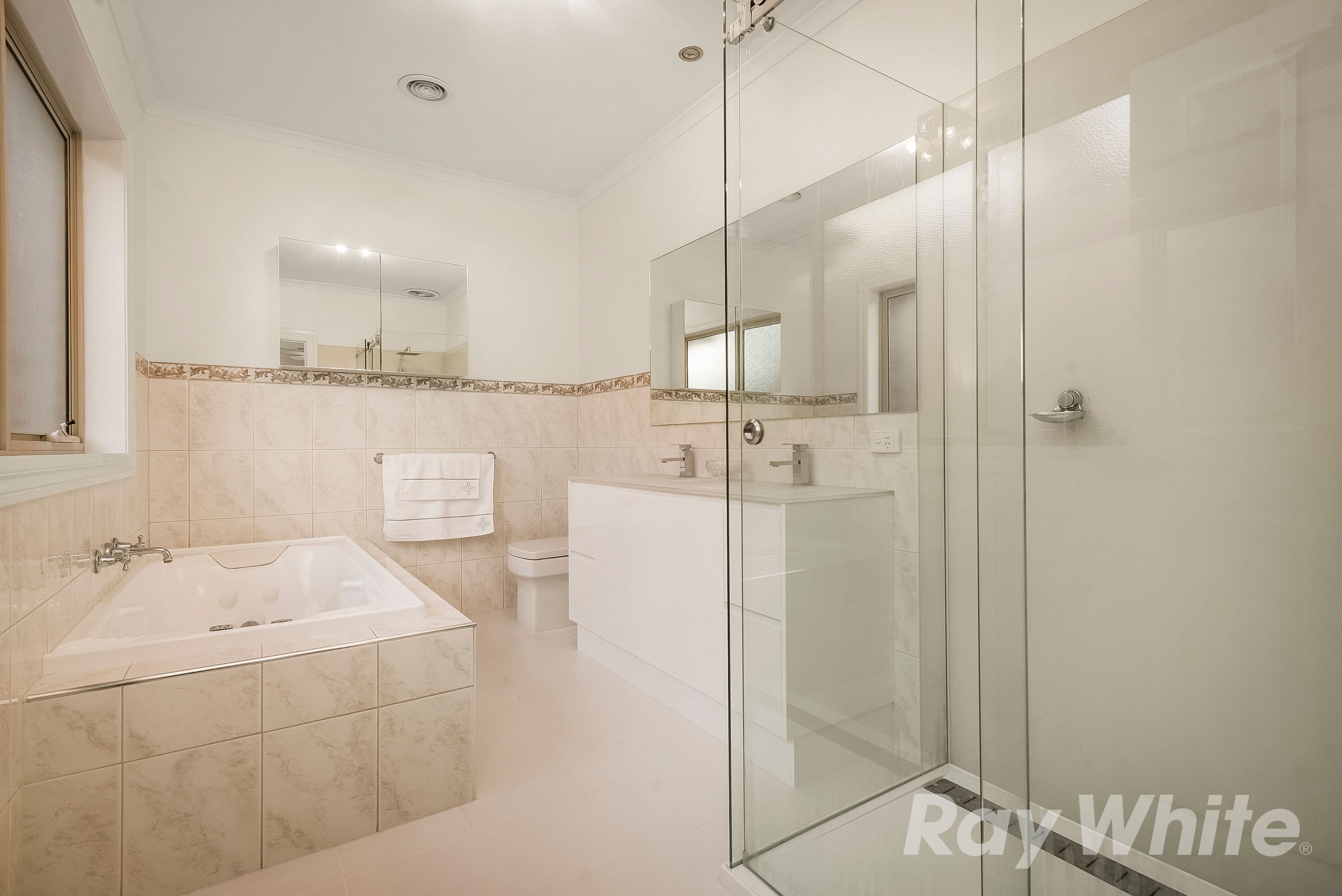 2 Arlington Drive, Glen Waverley VIC 3150, Glen Waverley - Thumbnail 8