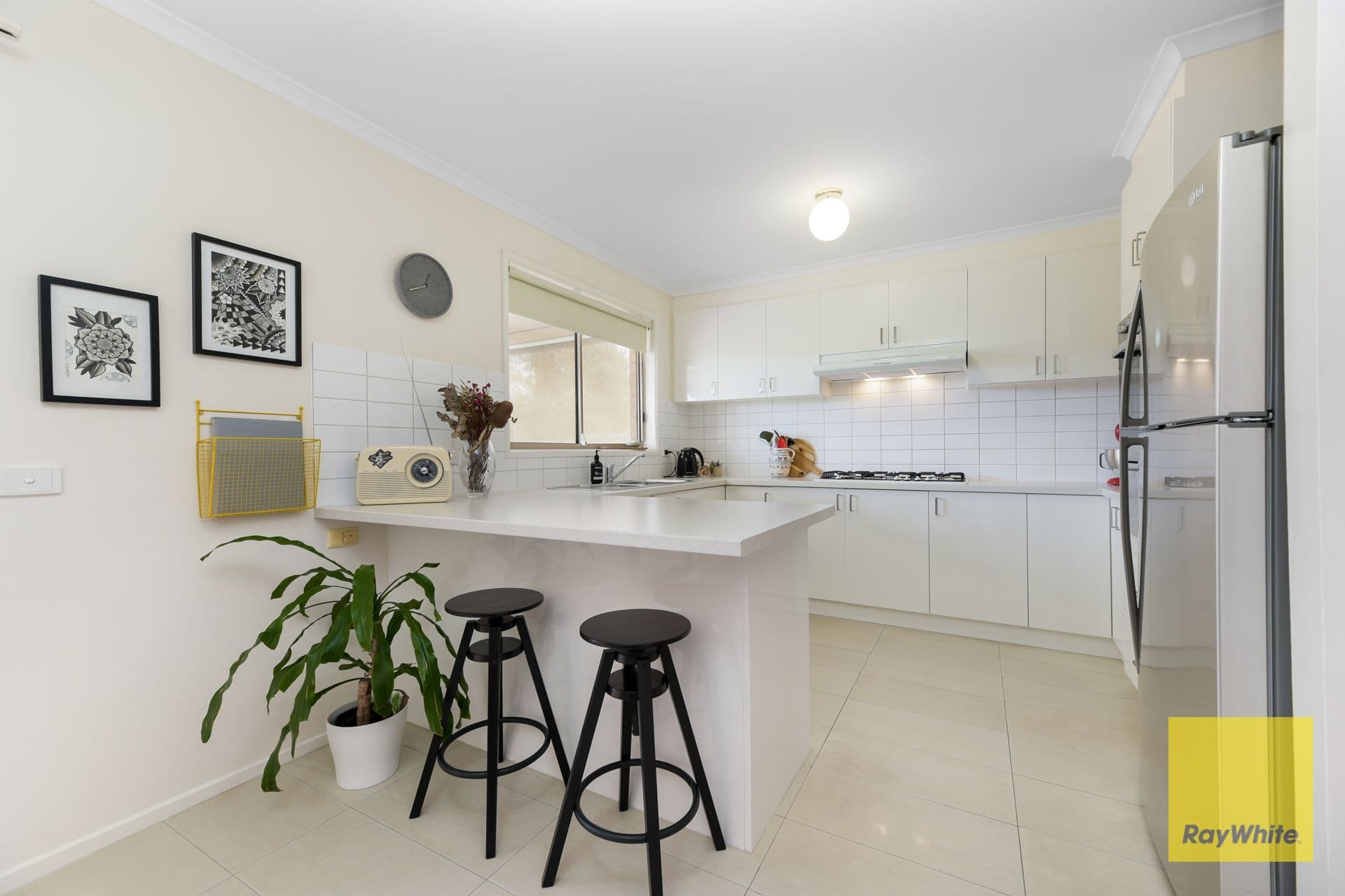 37 John Hunter Drive, Endeavour Hills VIC 3802, Endeavour Hills - Thumbnail 3