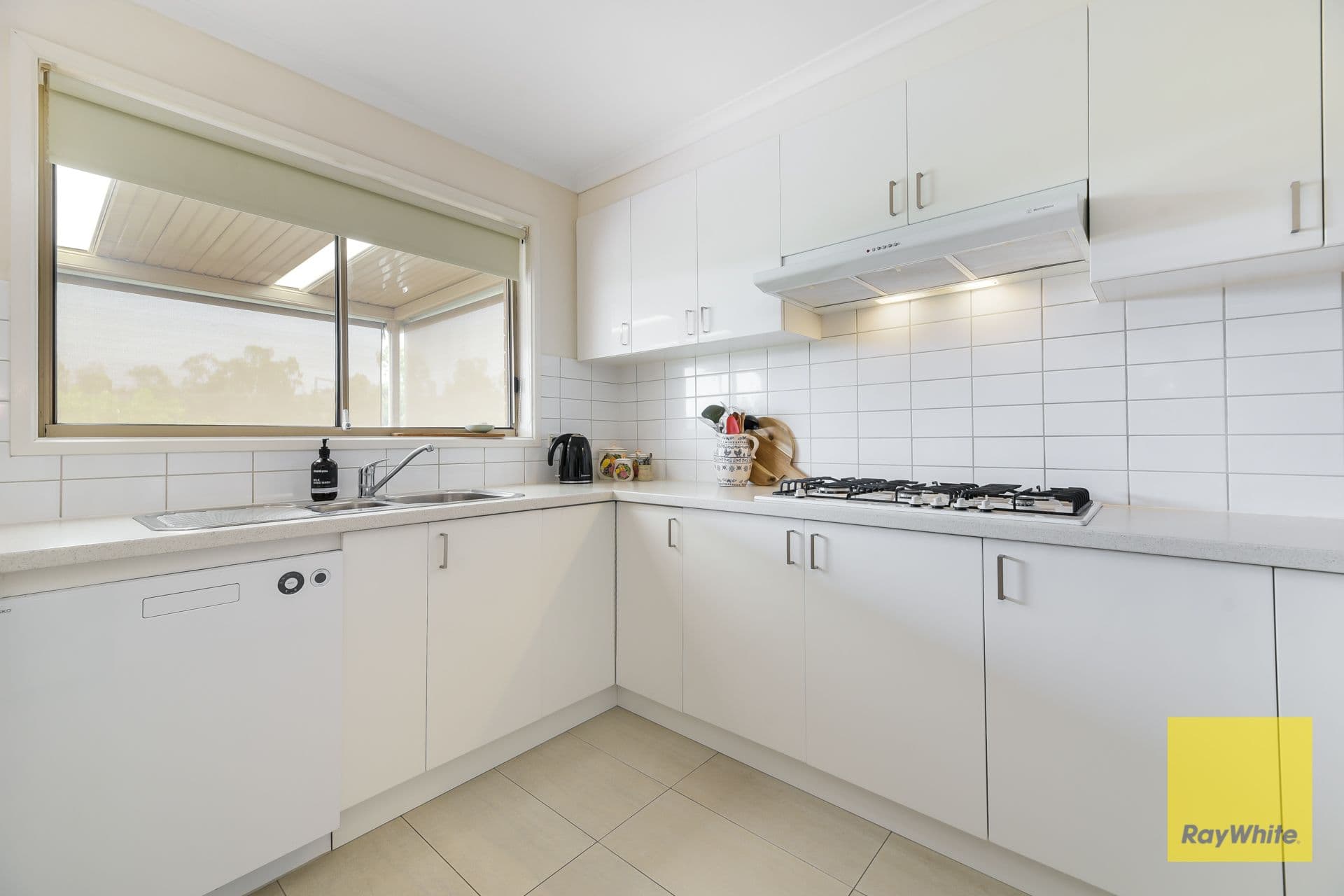 37 John Hunter Drive, Endeavour Hills VIC 3802, Endeavour Hills - Thumbnail 4