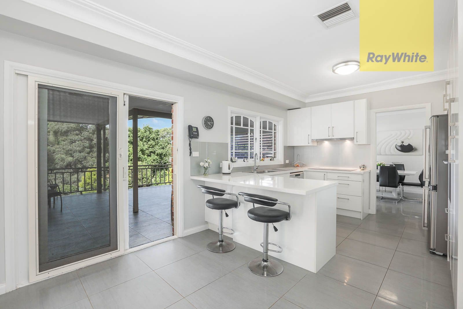 8 Ivanhoe Place, Oatlands - Thumbnail 2