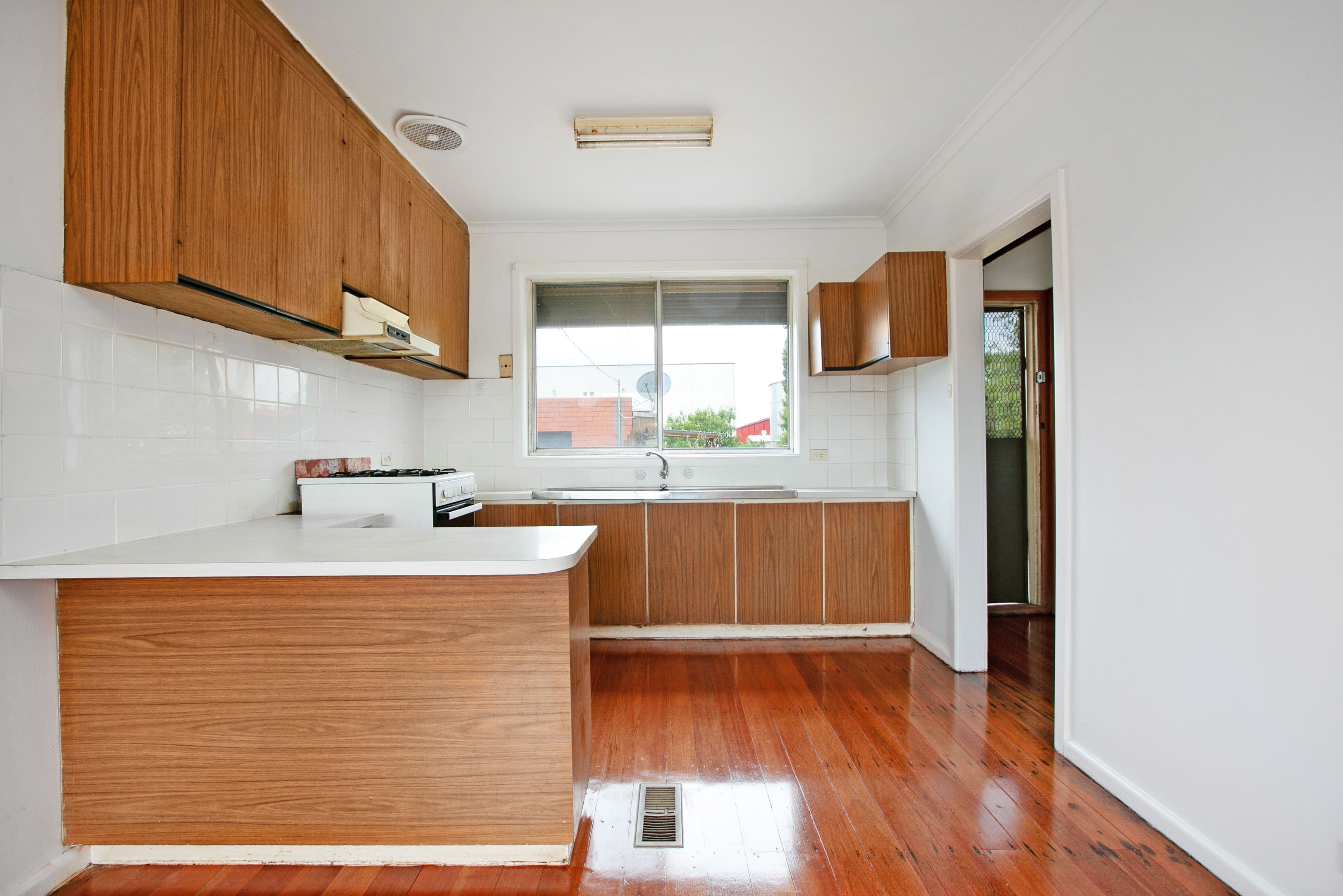 205 Broadhurst Avenue, Reservoir VIC 3073, Reservoir - Thumbnail 5