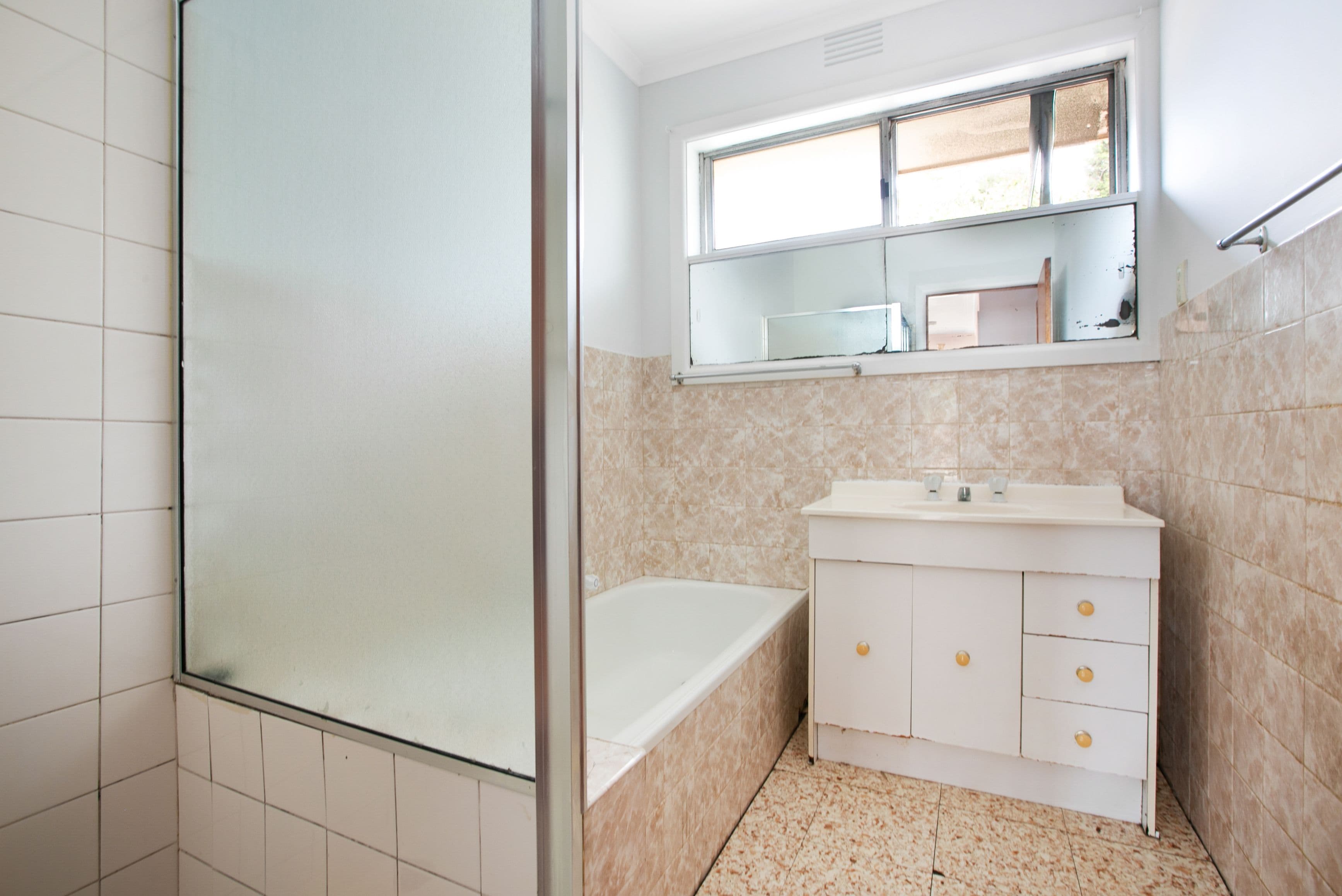 205 Broadhurst Avenue, Reservoir VIC 3073, Reservoir - Thumbnail 7