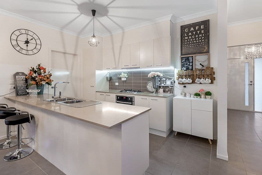 4 Iron Bridge Road, Craigieburn VIC 3064, Craigieburn - Thumbnail 2