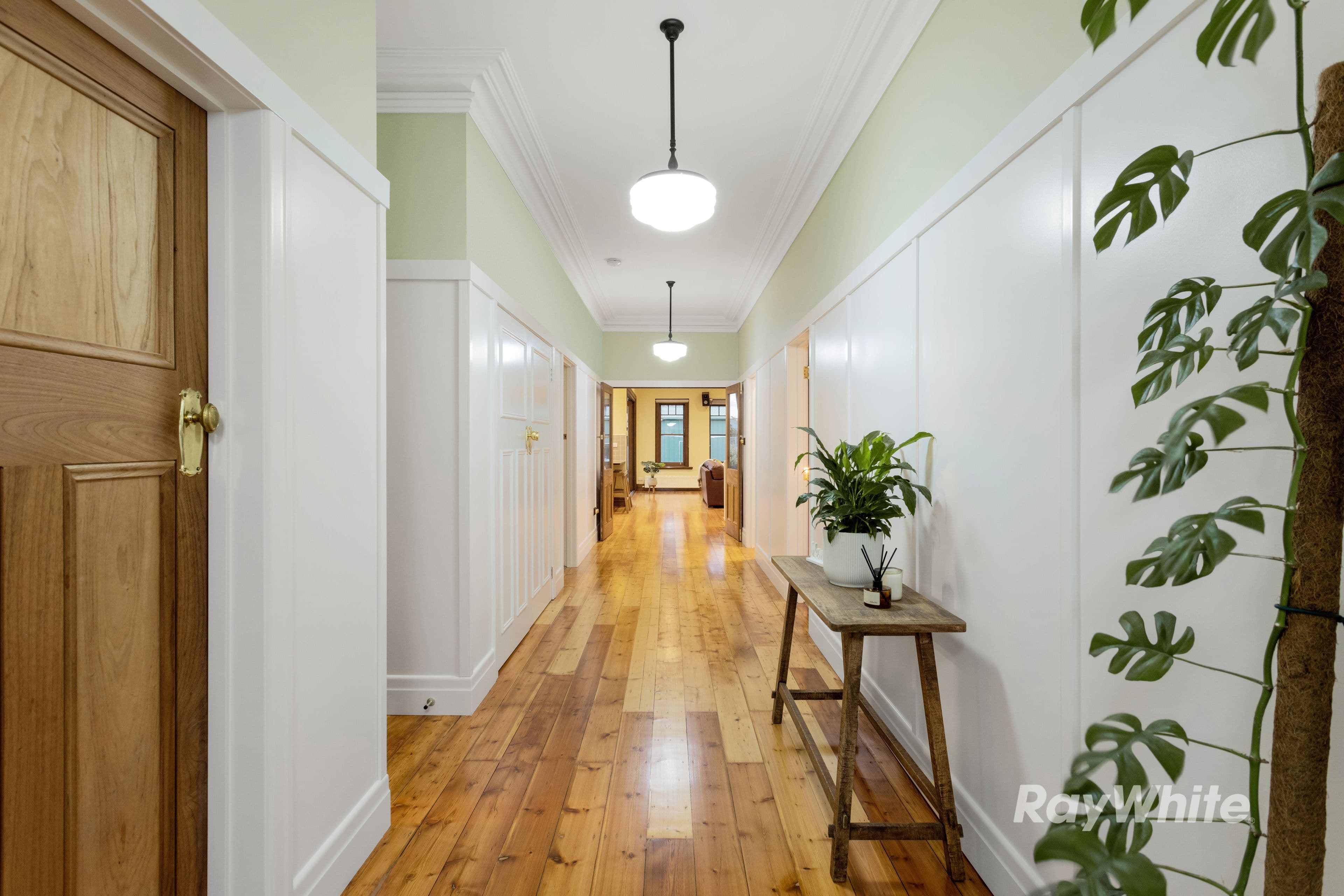 44 Golf Links Avenue, Oakleigh VIC 3166, Oakleigh - Thumbnail 2