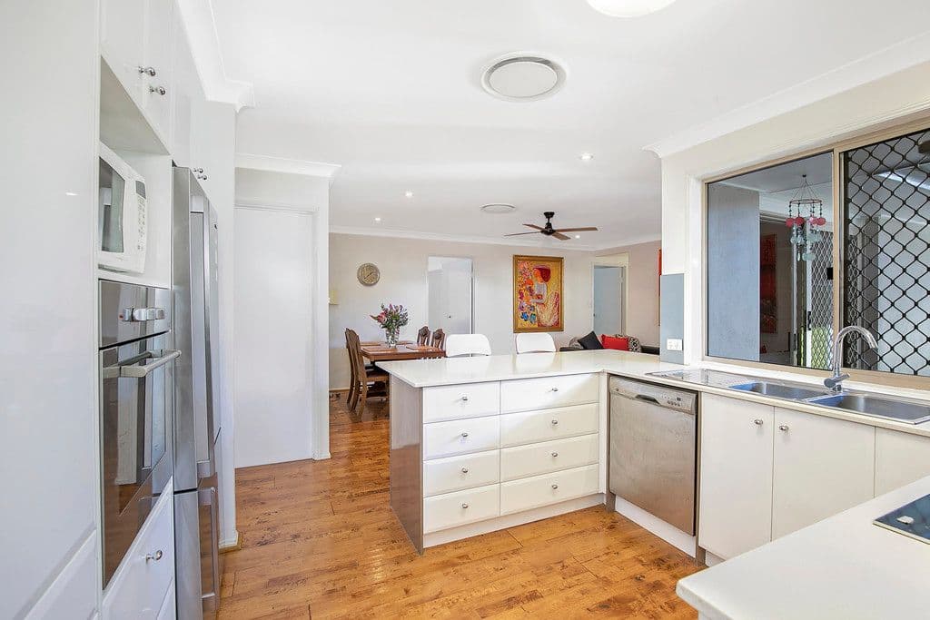 8 Cowley Street, Ormiston QLD 4160, Ormiston - Thumbnail 3
