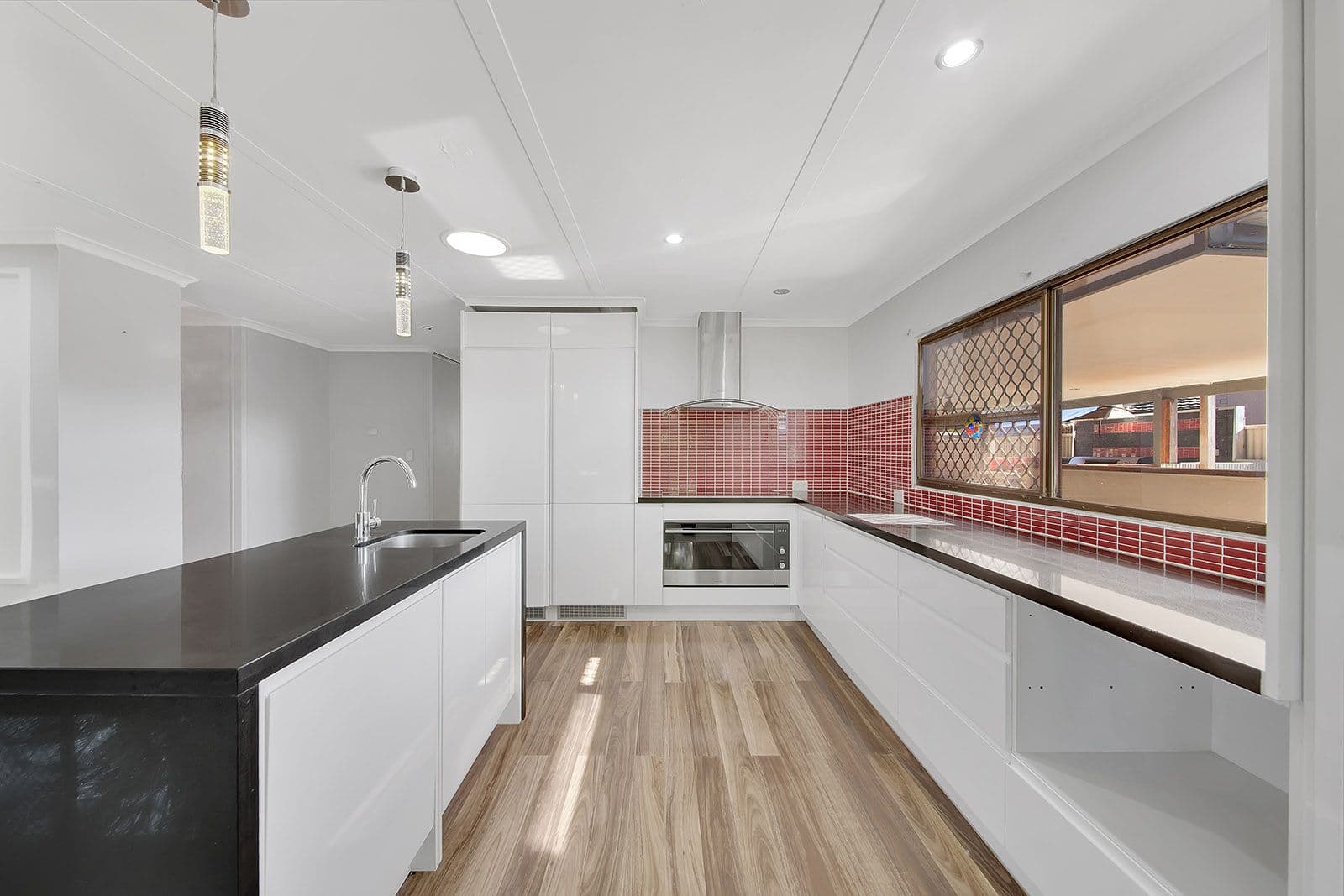 9 Alexander Street, Boyne Island QLD 4680, Boyne Island - Thumbnail 4
