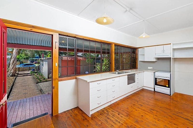 84 Geoffrey Road, CHITTAWAY POINT NSW 2261, Chittaway Point - Thumbnail 2