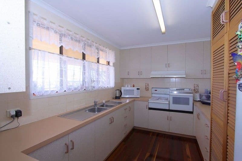 44 Linden Crescent, BUNDABERG EAST QLD 4670, Bundaberg East - Thumbnail 4