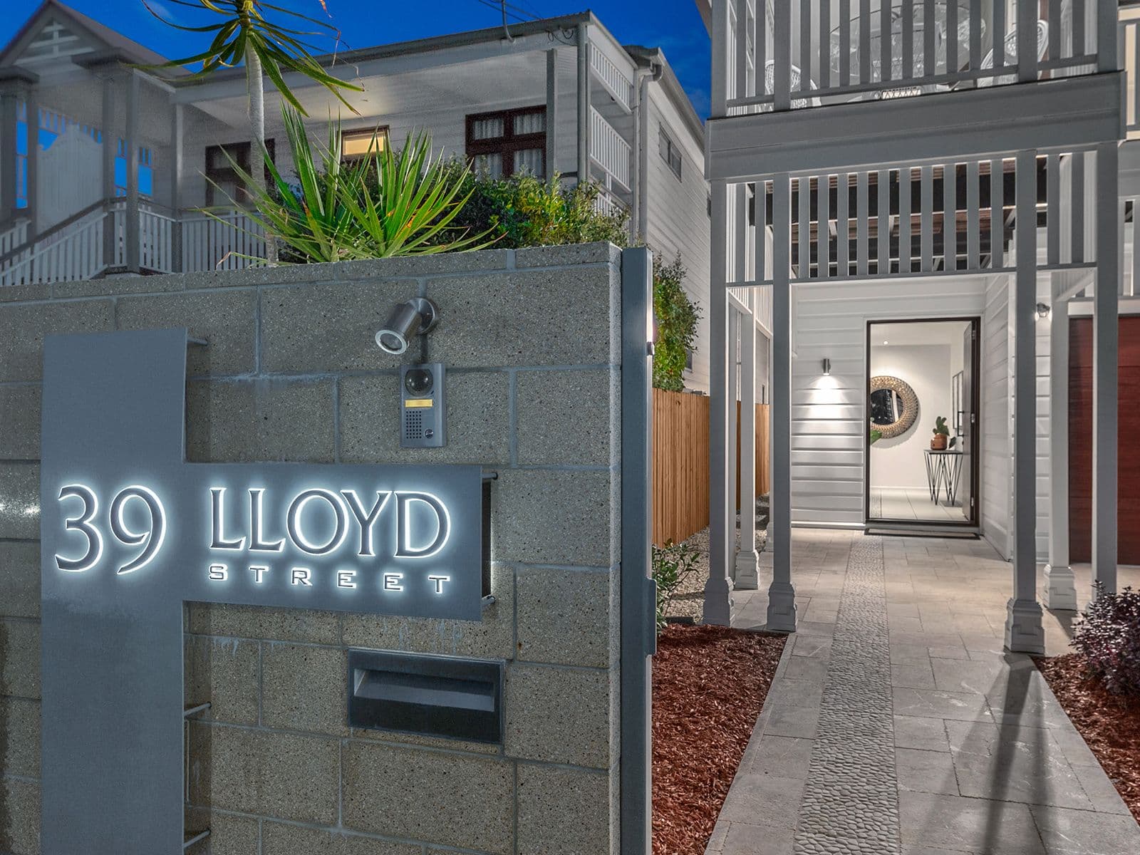 39 Lloyd Street, Camp Hill QLD 4152, Camp Hill - Thumbnail 2