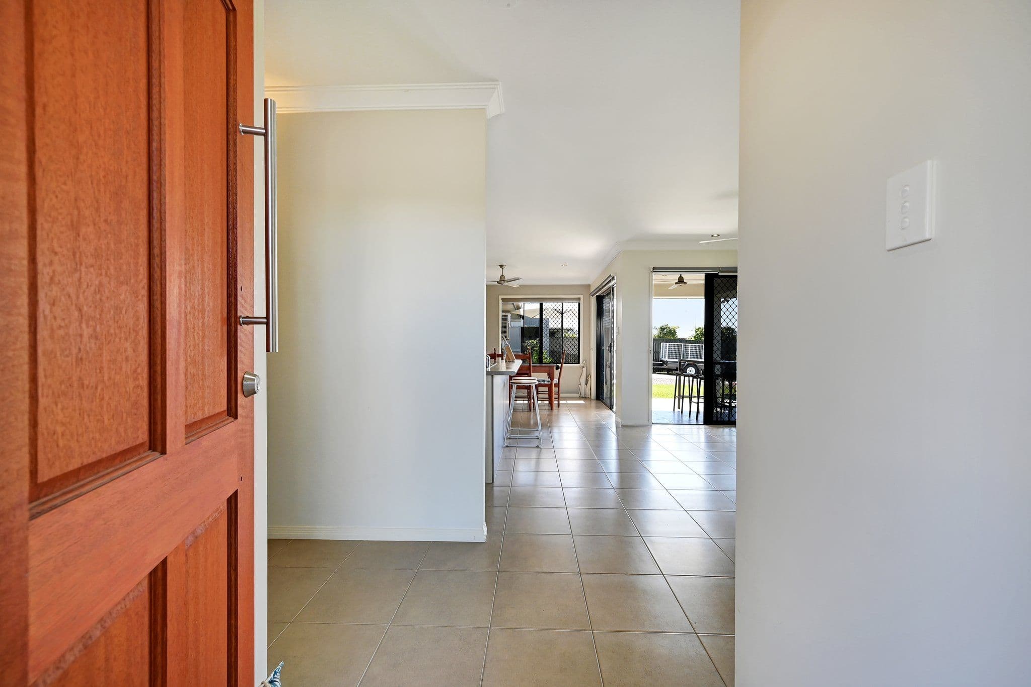 1 Holbourne Street, Bushland Beach QLD 4818, Bushland Beach - Thumbnail 2