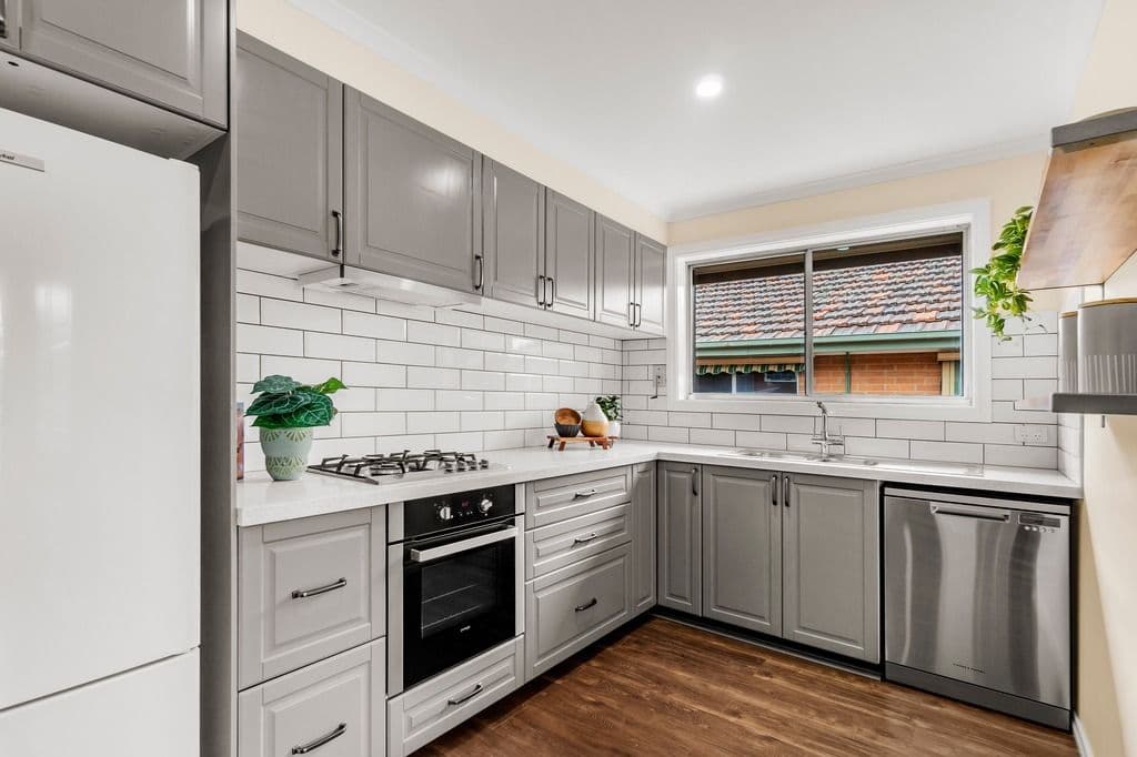 45 Pinewood Drive, Thomastown VIC 3074, Thomastown - Thumbnail 2