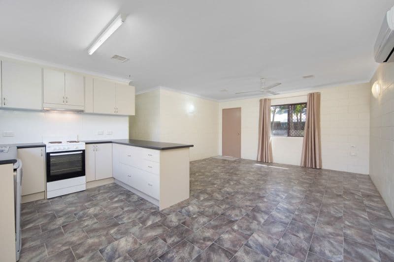 30 Strombus Avenue, TRINITY BEACH QLD 4879, Trinity Beach - Thumbnail 3