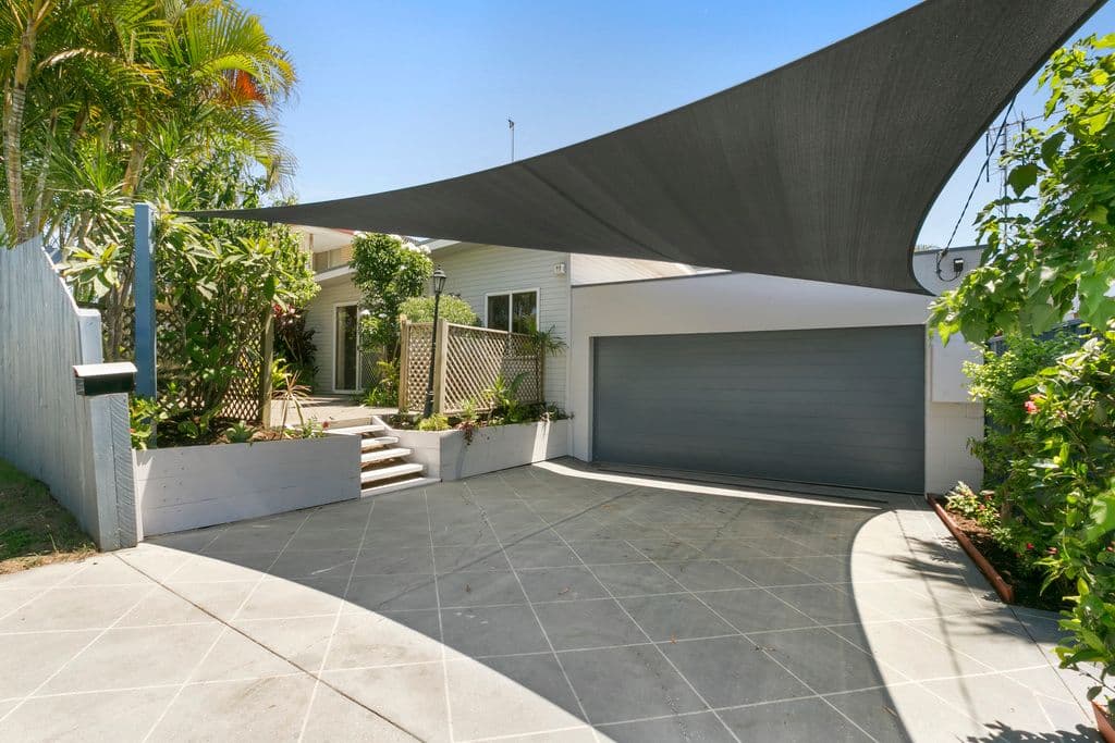 42 Cooleroo Crescent, Southport QLD 4215, Southport - Thumbnail 2