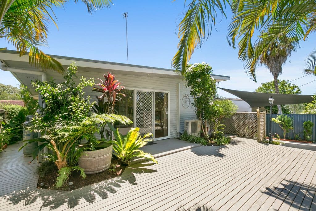 42 Cooleroo Crescent, Southport QLD 4215, Southport - Thumbnail 3