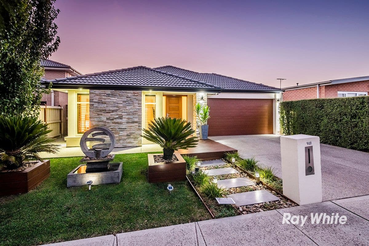 18 Lemon Grove, Cranbourne West VIC 3977, Cranbourne West - Thumbnail 2