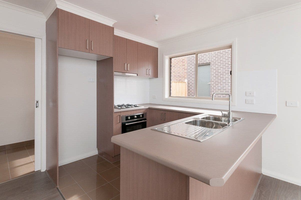 184 Grand Boulevard, CRAIGIEBURN VIC 3064, Craigieburn - Thumbnail 2