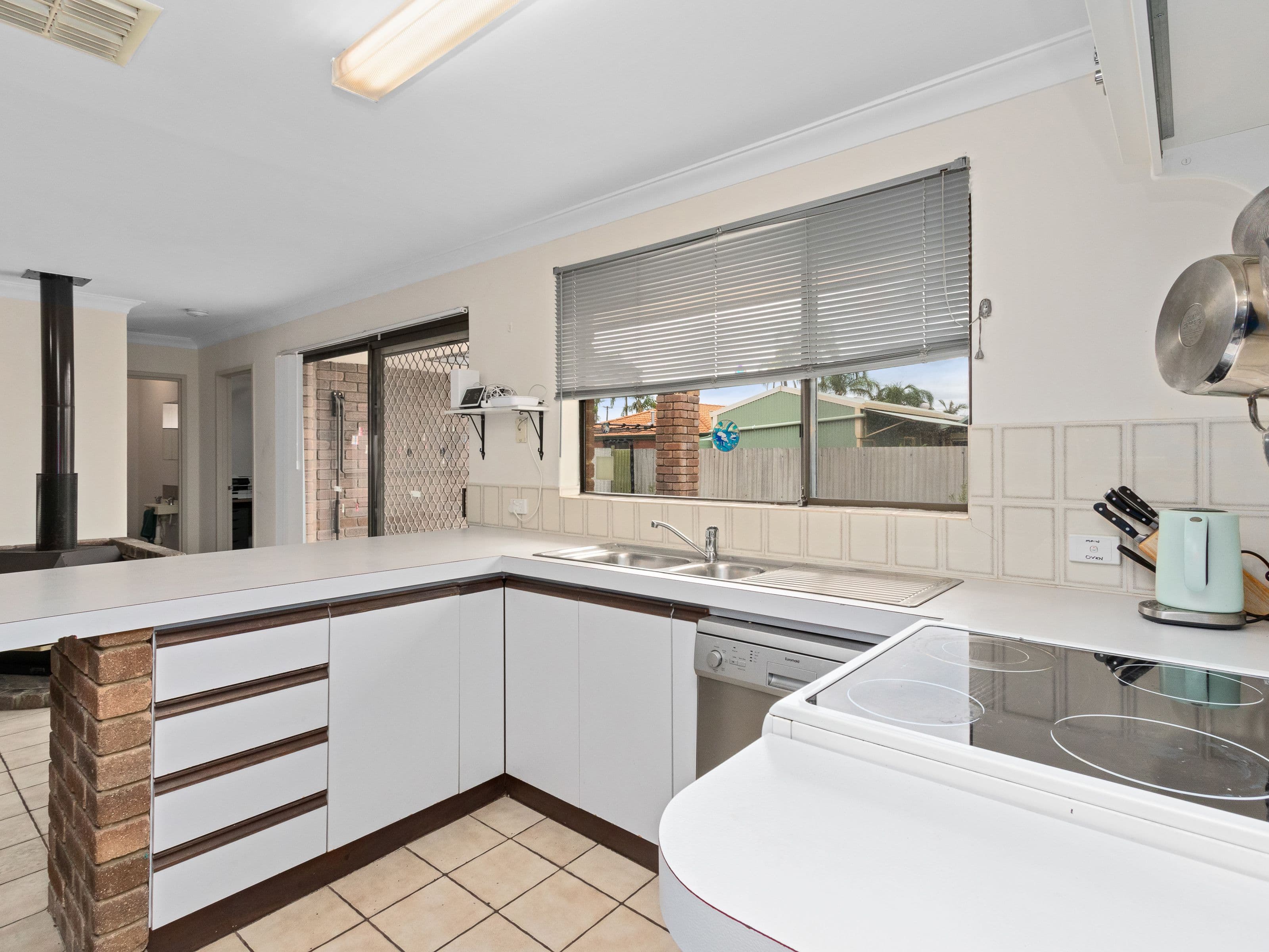 16 Hannan Place, Huntingdale WA 6110, Huntingdale - Thumbnail 2