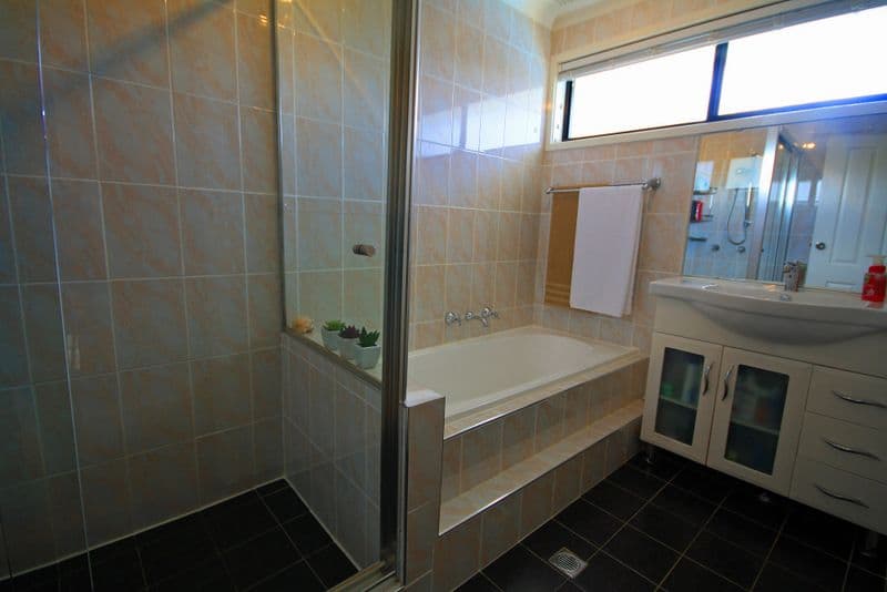 32 Harrow Road, Glenfield NSW 2167, Glenfield - Thumbnail 4