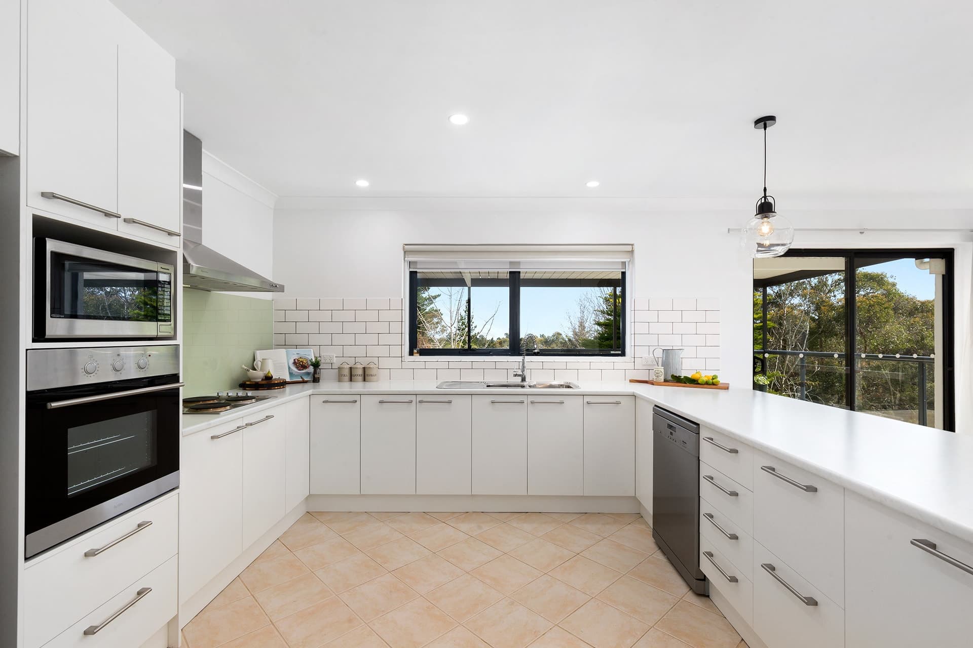690 Longwood Road, Bradbury - Thumbnail 8