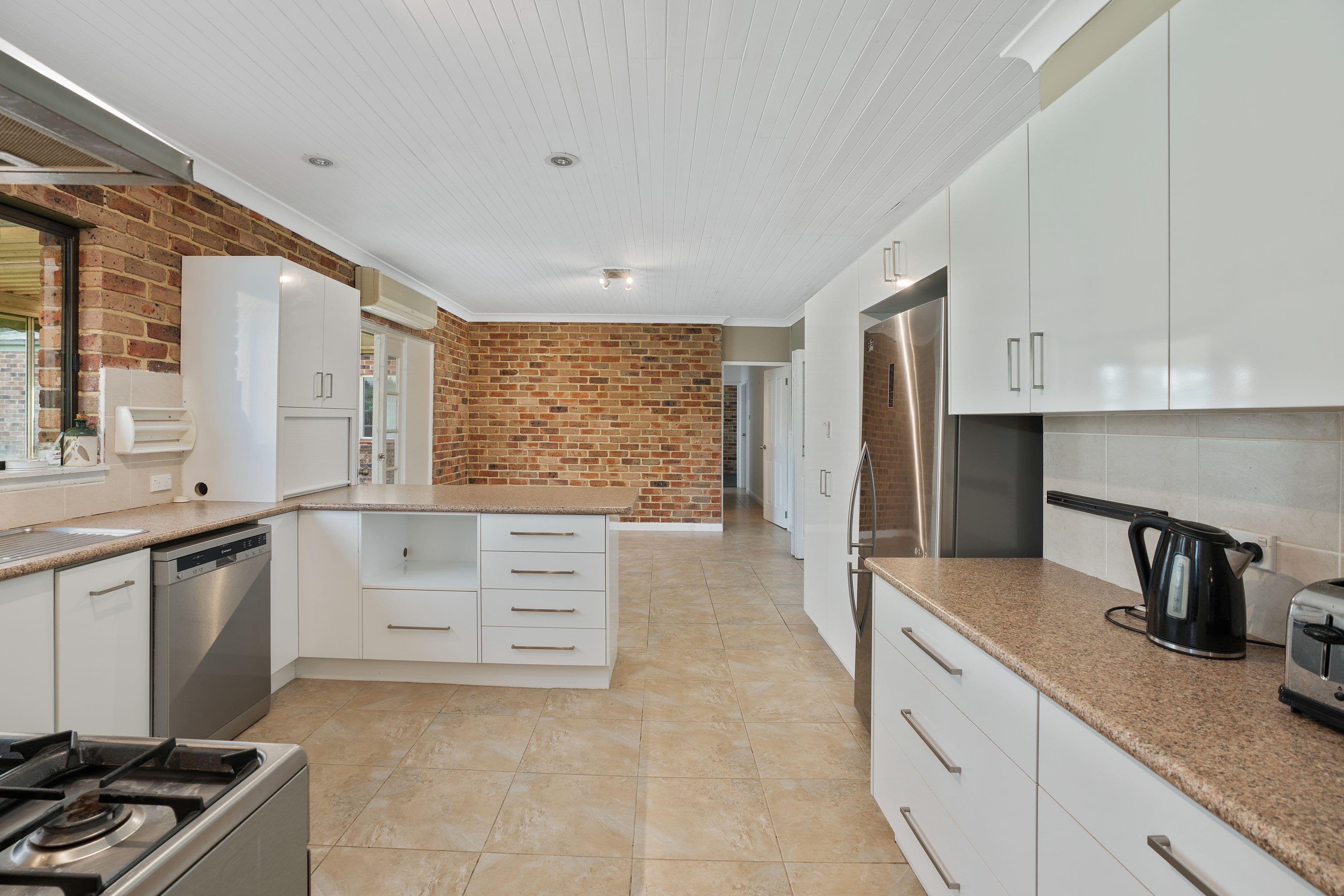 9 Thompson Court, Altona Meadows - Thumbnail 6