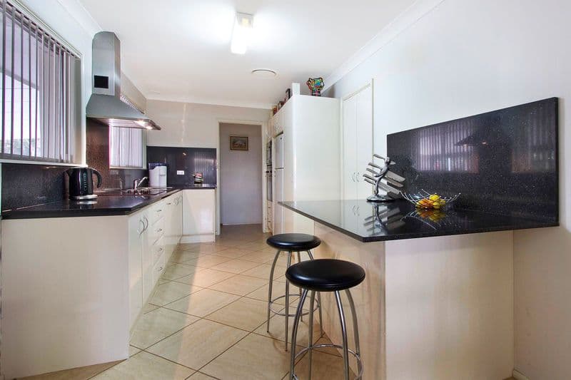 23 Greenway Crescent, WINDSOR NSW 2756, Windsor - Thumbnail 4
