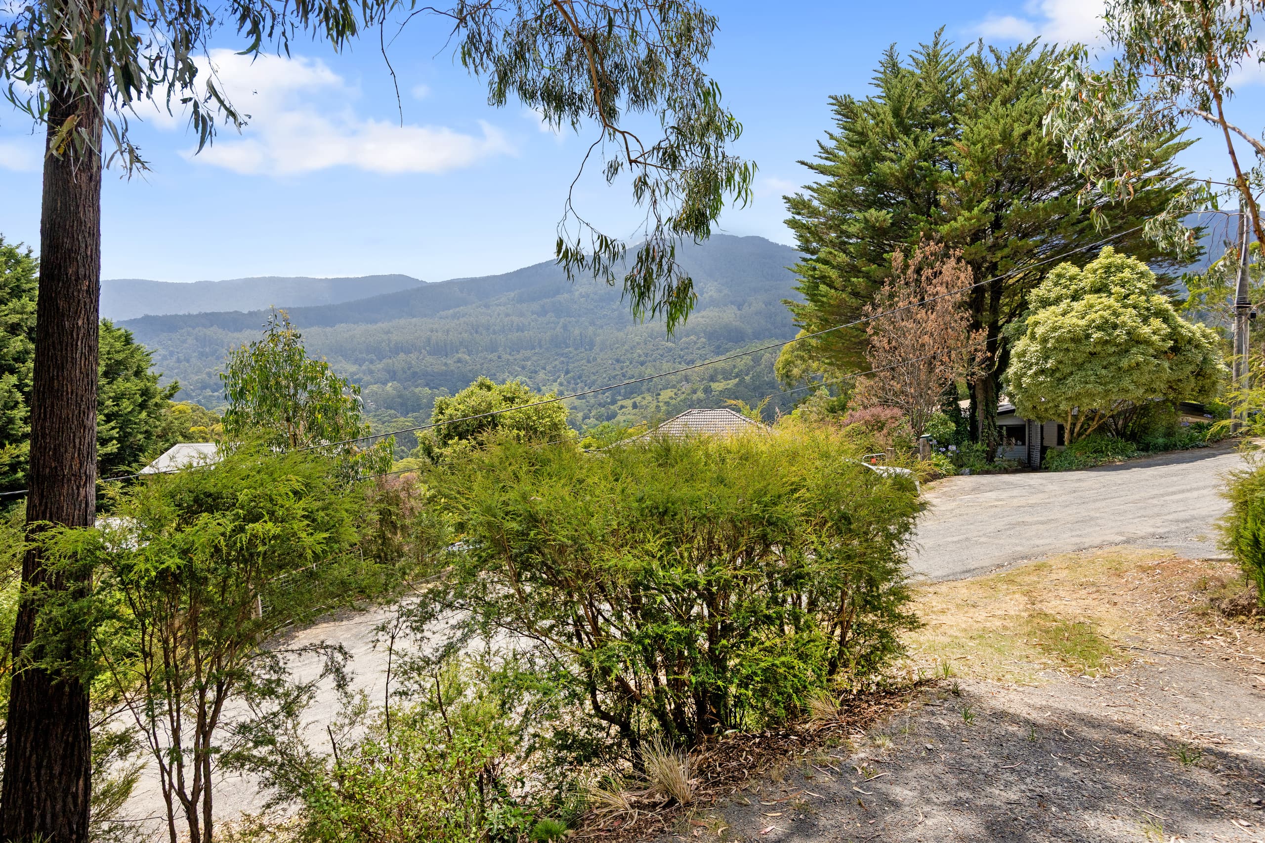 4 Redcliffs Avenue, WARBURTON, Warburton - Thumbnail 2