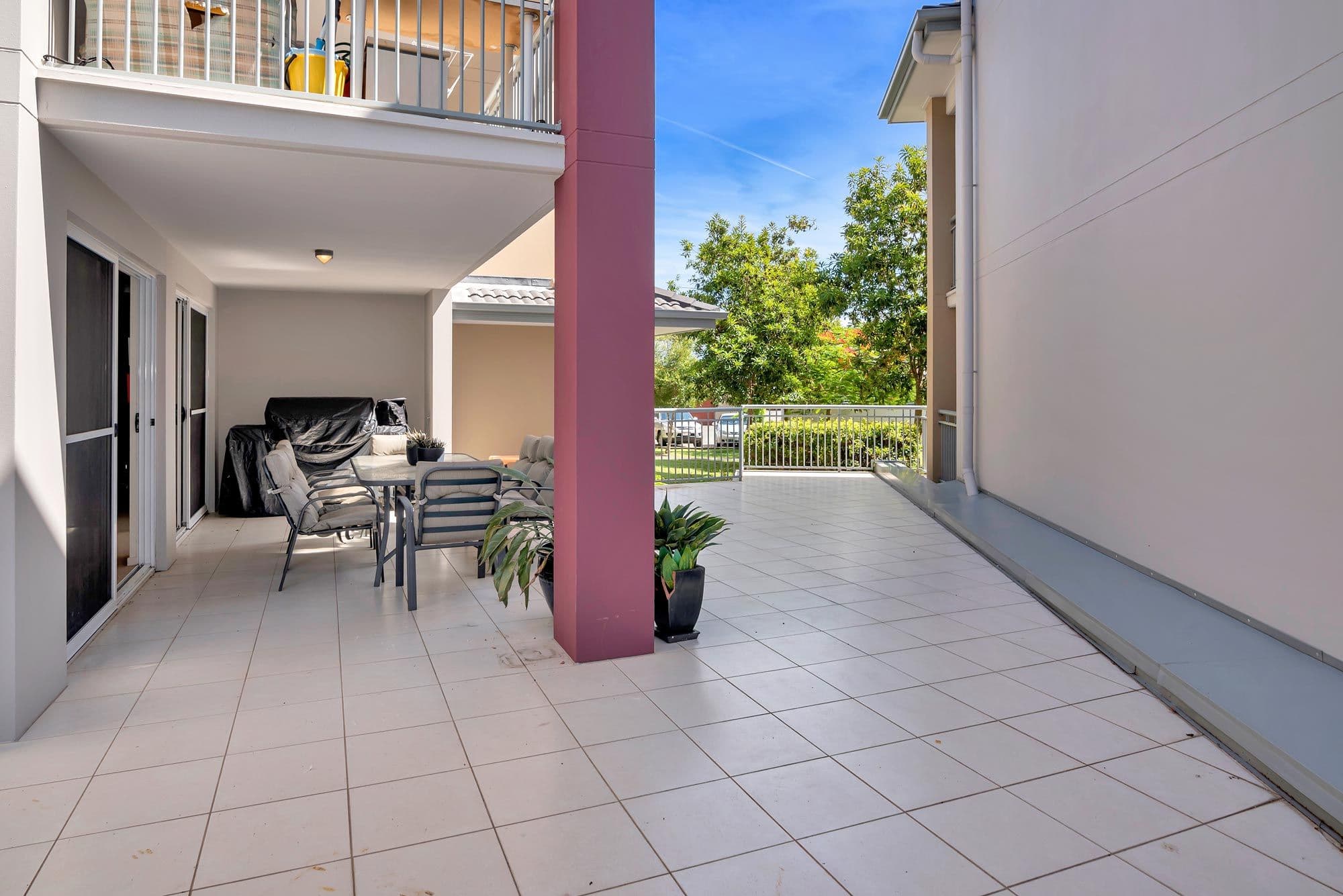 33 Clark Street, Biggera Waters QLD 4216, Biggera Waters - Thumbnail 2