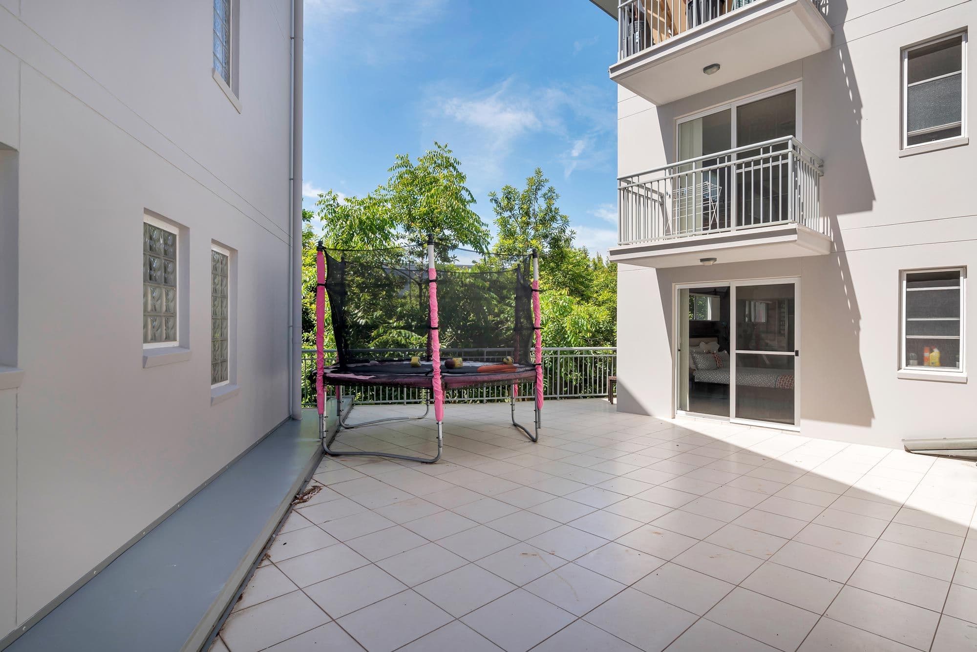 33 Clark Street, Biggera Waters QLD 4216, Biggera Waters - Thumbnail 3