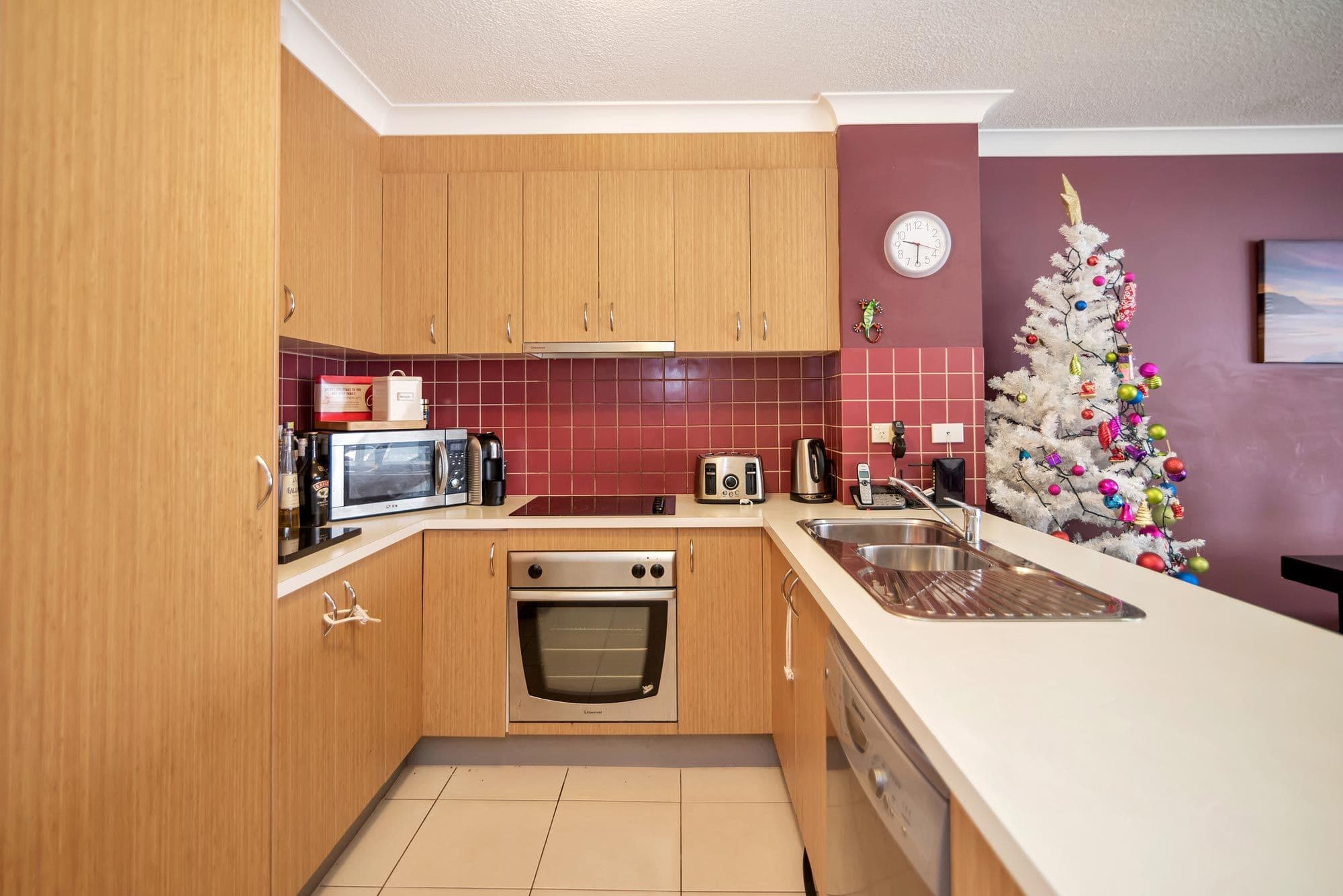 33 Clark Street, Biggera Waters QLD 4216, Biggera Waters - Thumbnail 7