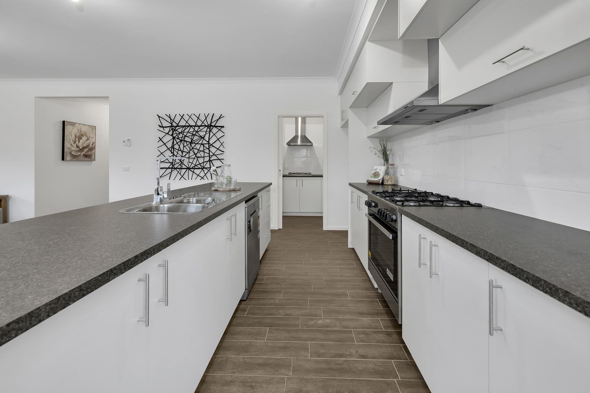 2 Halycon Street, Point Cook VIC 3030, Point Cook - Thumbnail 6