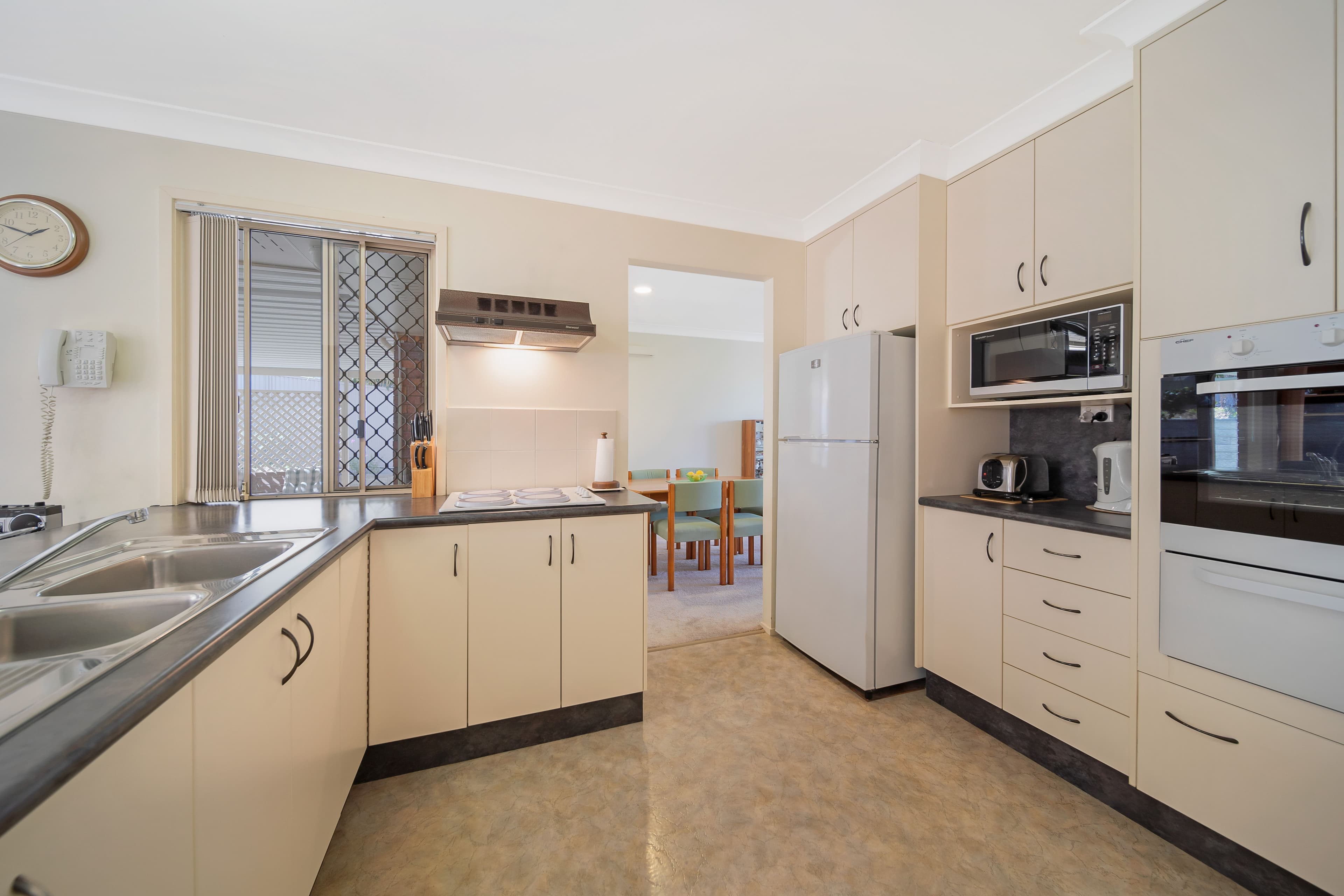 10 Drake Road, Springwood QLD 4127, Springwood - Thumbnail 4