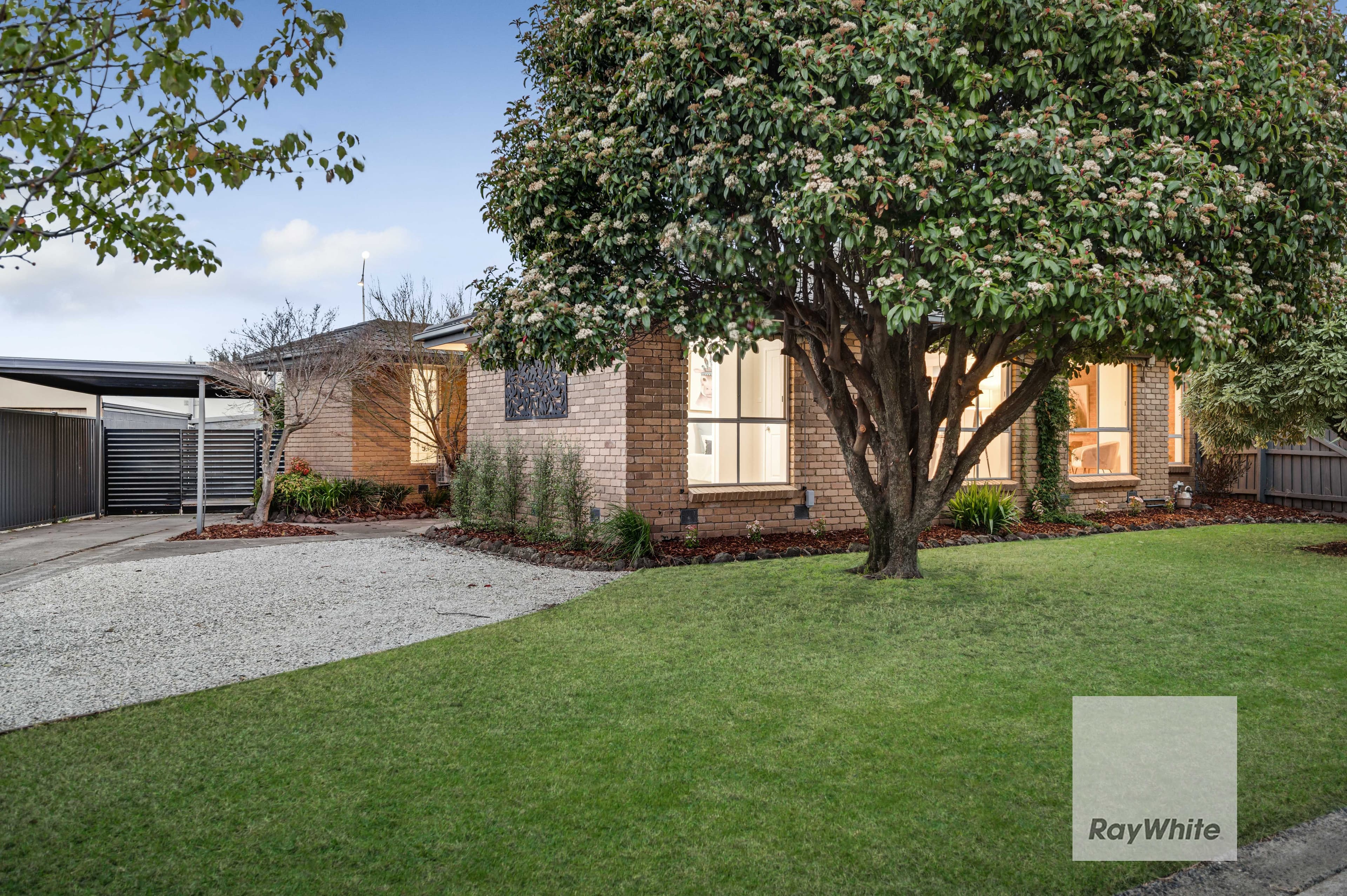 3 Bega Court, Gladstone Park VIC 3043, Gladstone Park - Thumbnail 2