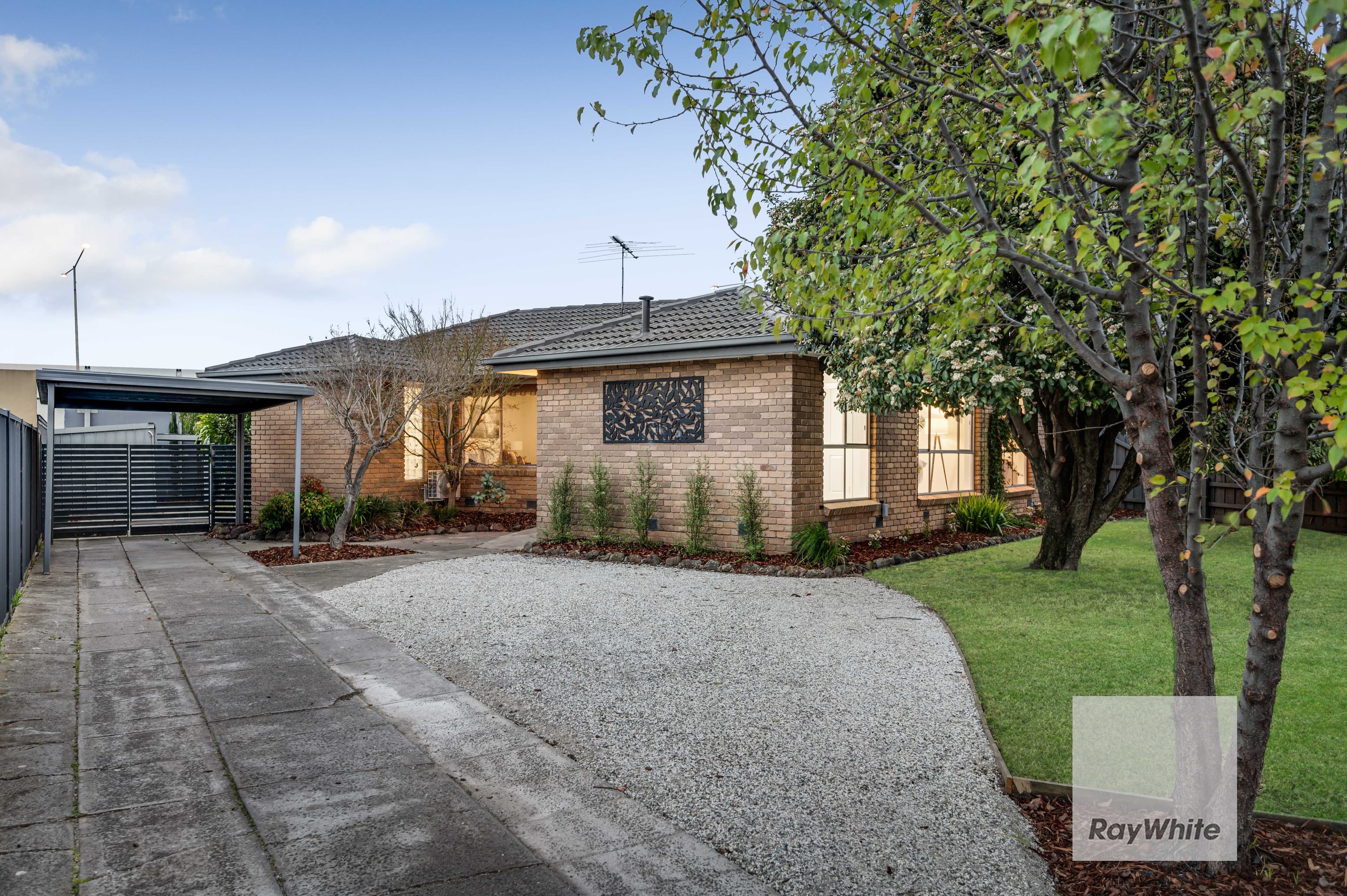 3 Bega Court, Gladstone Park VIC 3043, Gladstone Park - Thumbnail 3