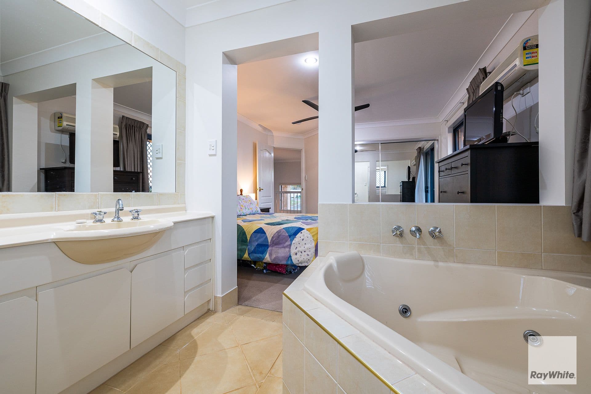 34 Hayman Street, Redland Bay QLD 4165, Redland Bay - Thumbnail 6