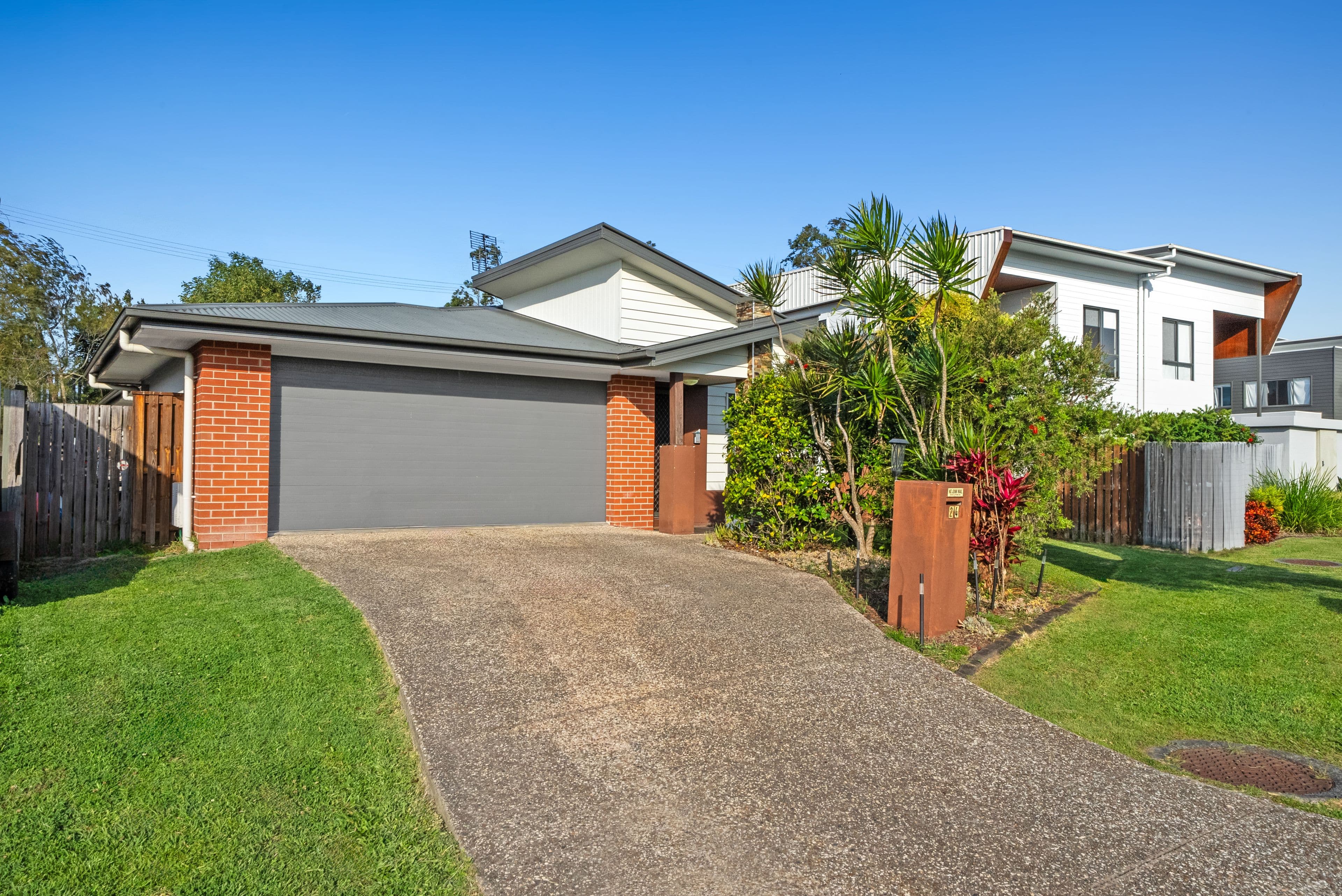 24 Antonio Place, Coomera QLD 4209, Coomera - Thumbnail 2
