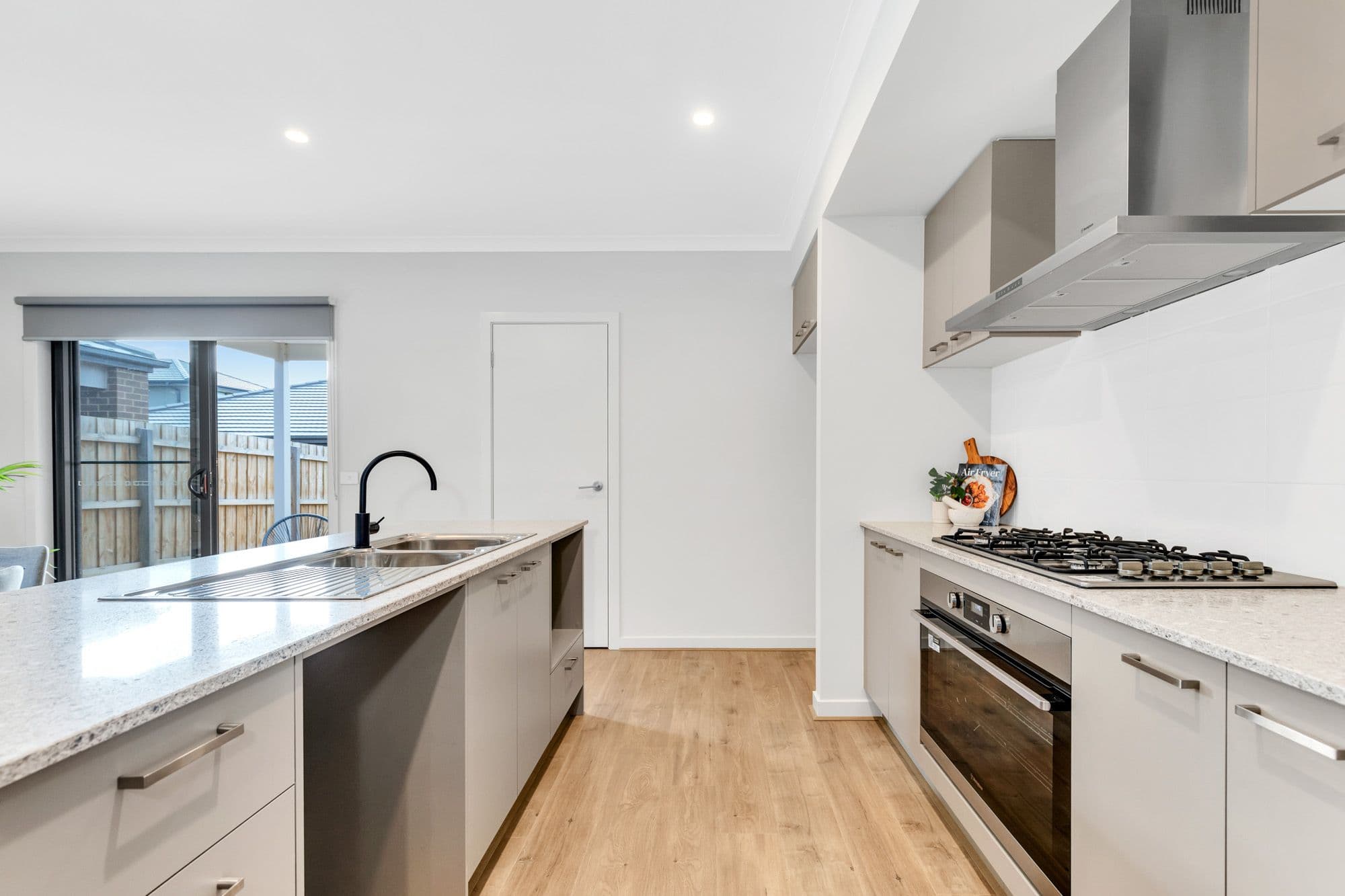 5 Karakul Street, Mambourin VIC 3024, Mambourin - Thumbnail 2