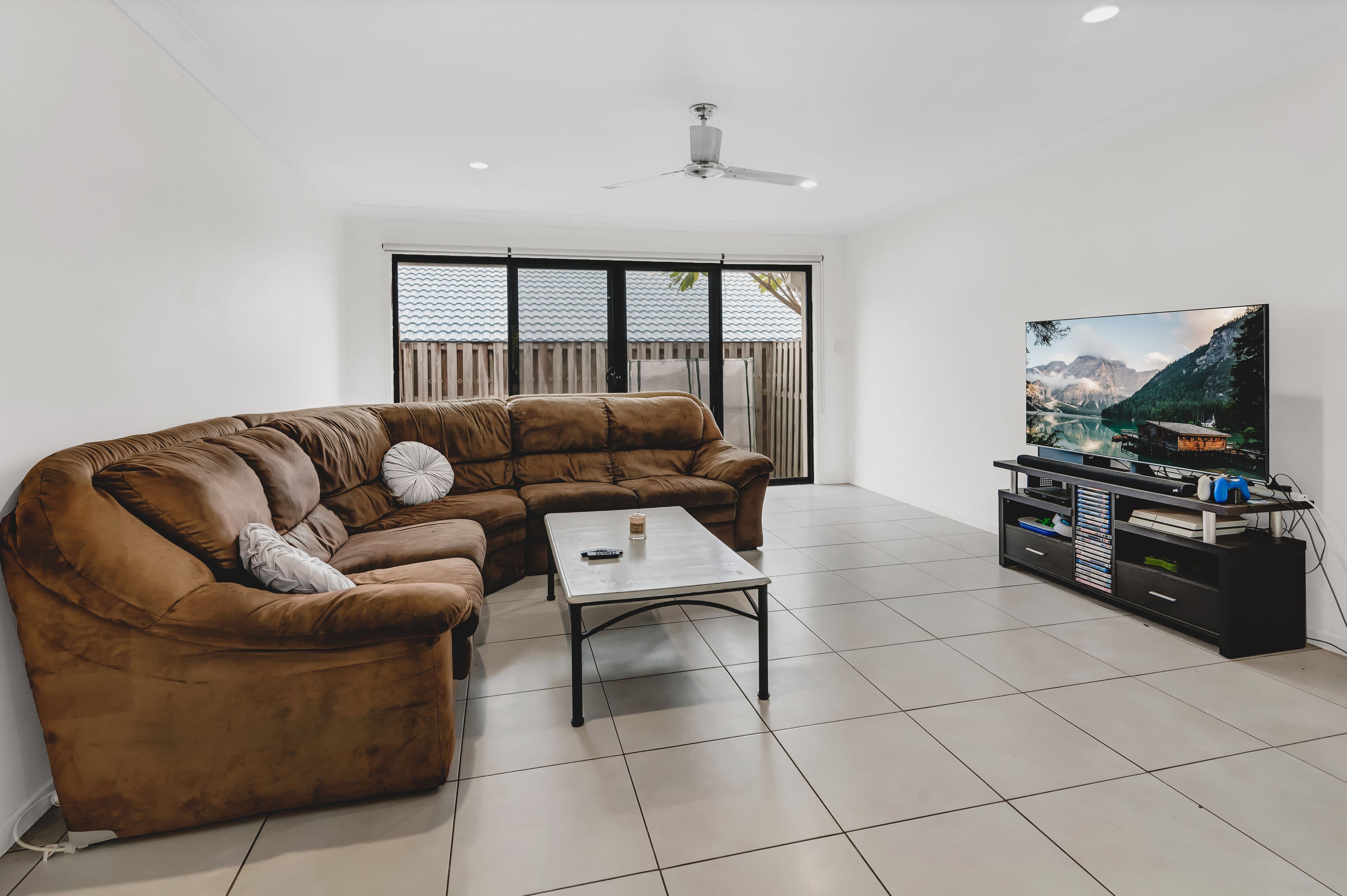 15 Barradeen Circuit, Pacific Pines QLD 4211, Pacific Pines - Thumbnail 3