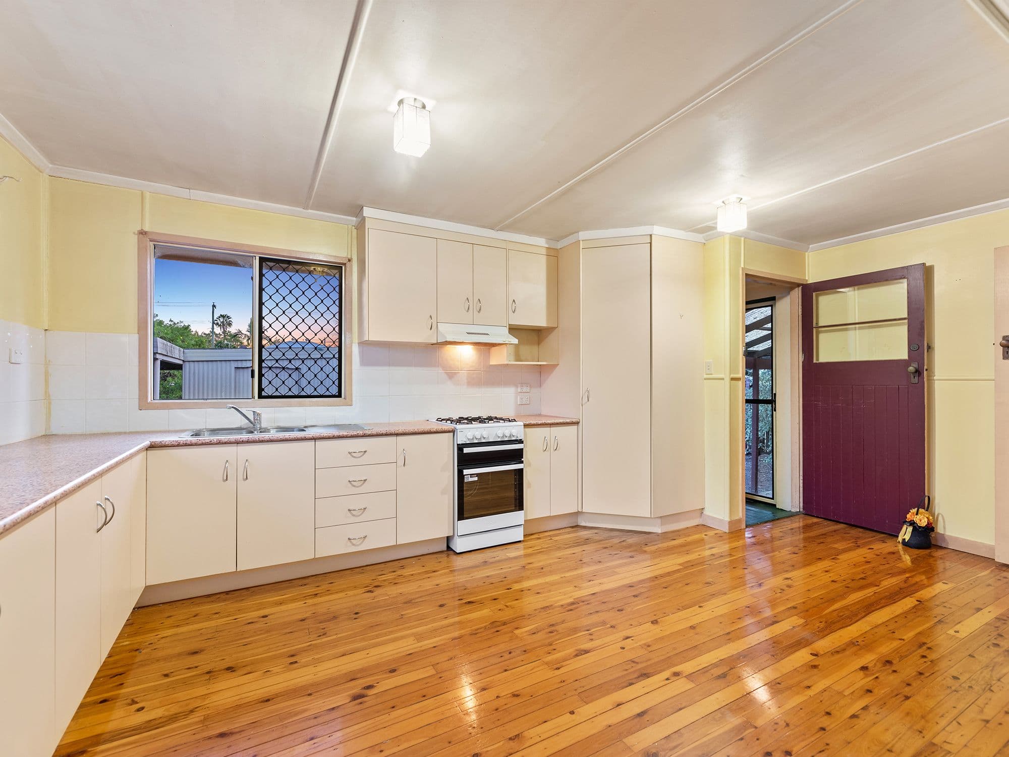 16 Birrell Street, Leichhardt QLD 4305, Leichhardt - Thumbnail 8