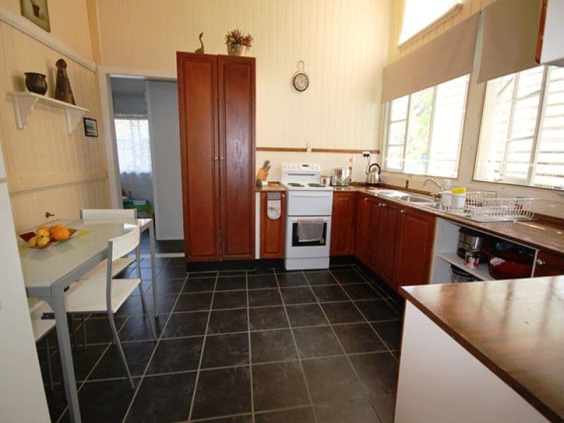 11 Drem Street, Toogoolawah QLD 4313, Toogoolawah - Thumbnail 2
