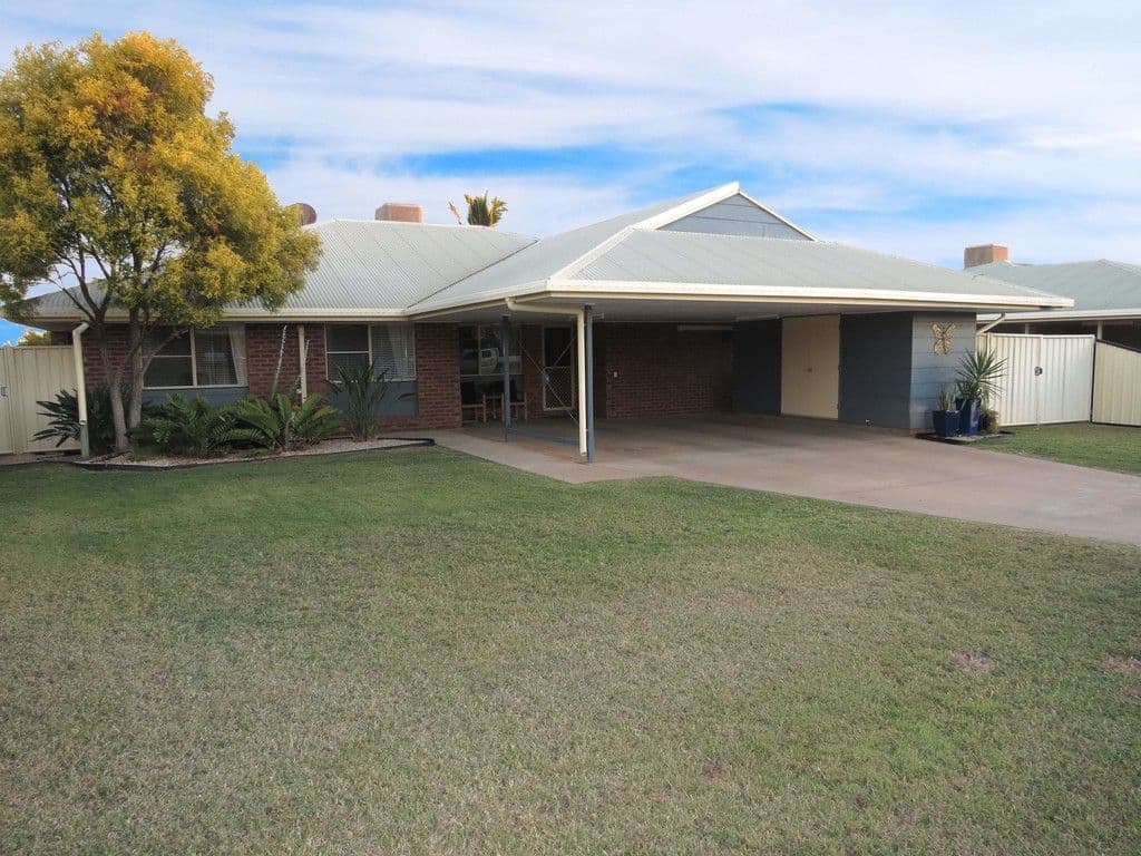 21 Cowan Crescent, Emerald QLD 4720, Emerald - Image 1
