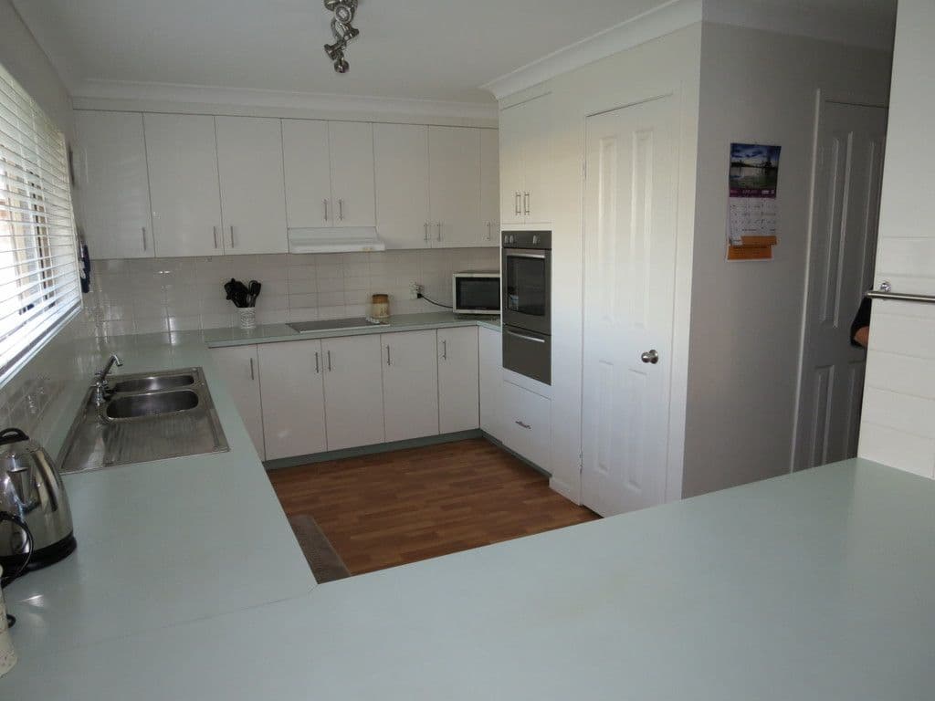 21 Cowan Crescent, Emerald QLD 4720, Emerald - Thumbnail 5