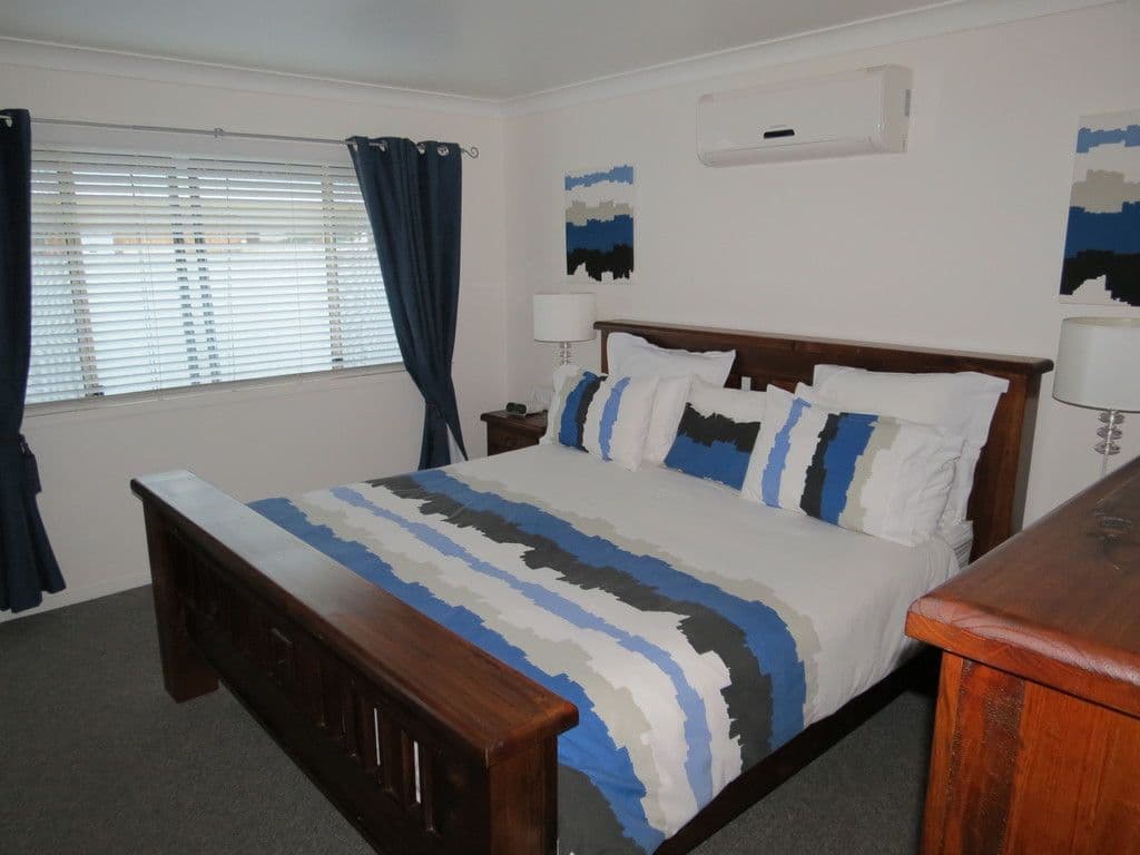 21 Cowan Crescent, Emerald QLD 4720, Emerald - Thumbnail 8